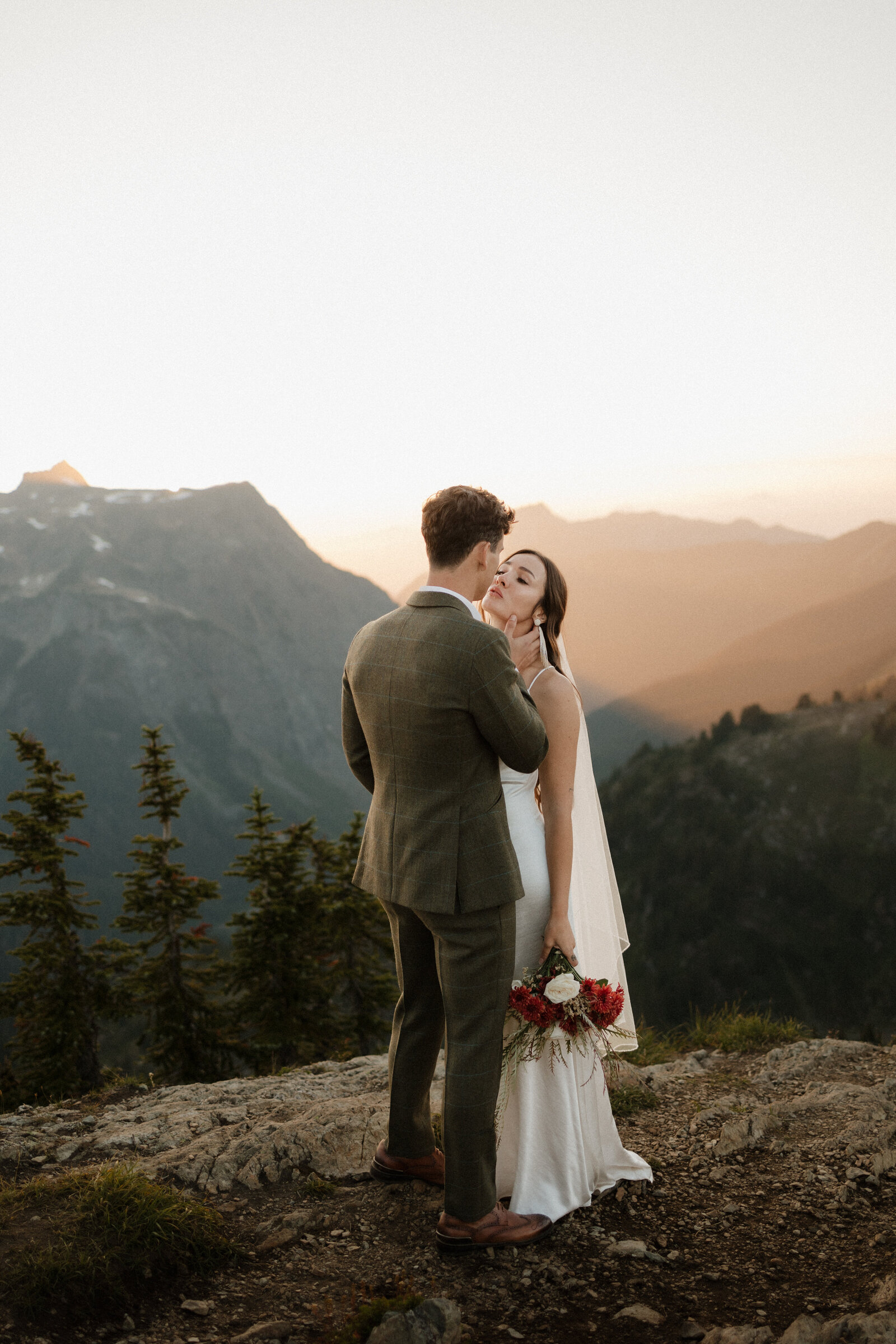 pnw elopement photographer