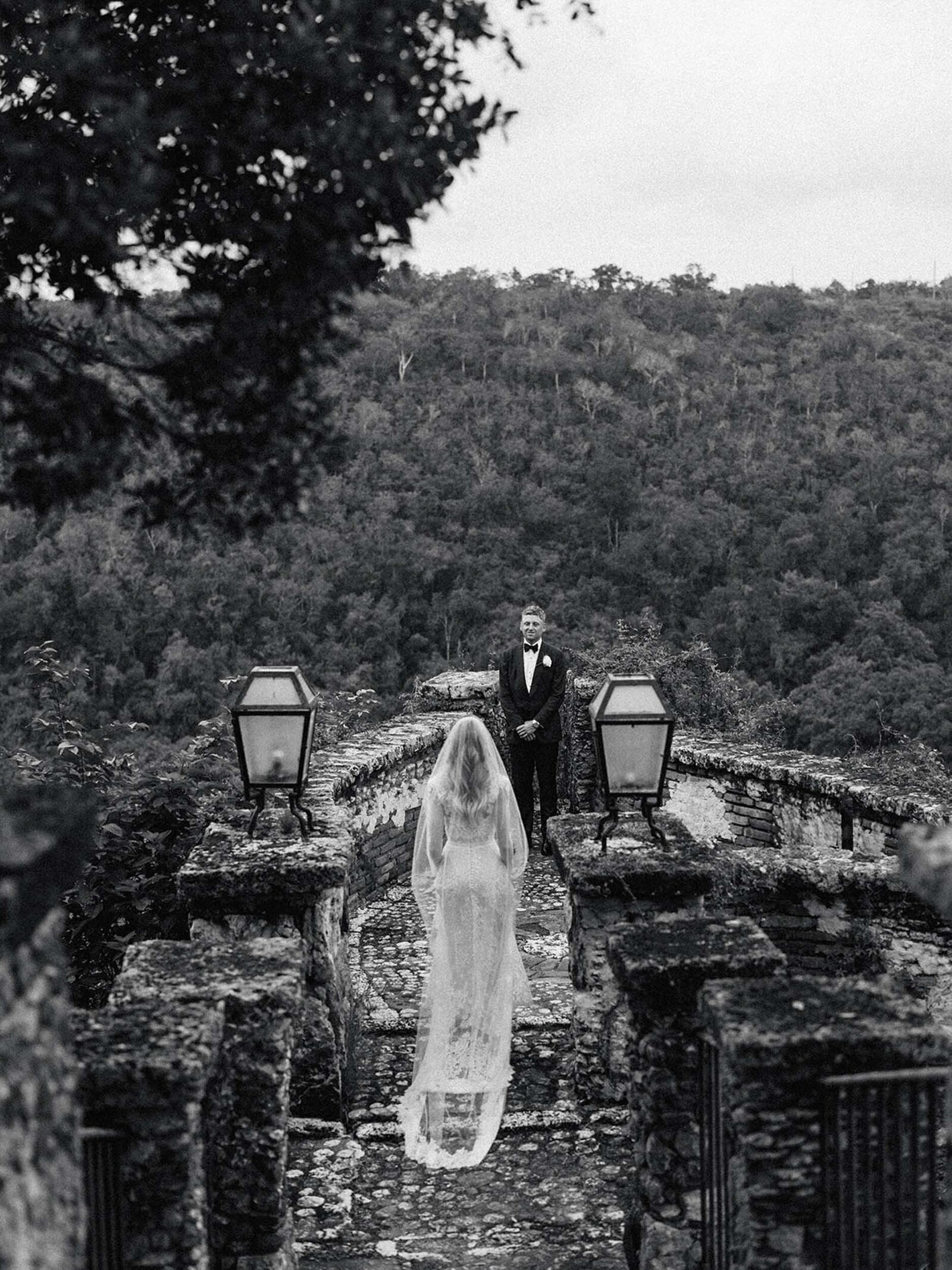 Altos-de-chavon-casa-de-campo-resort-dominican-republic-wedding-asia-pimentel-photography-L+L-16