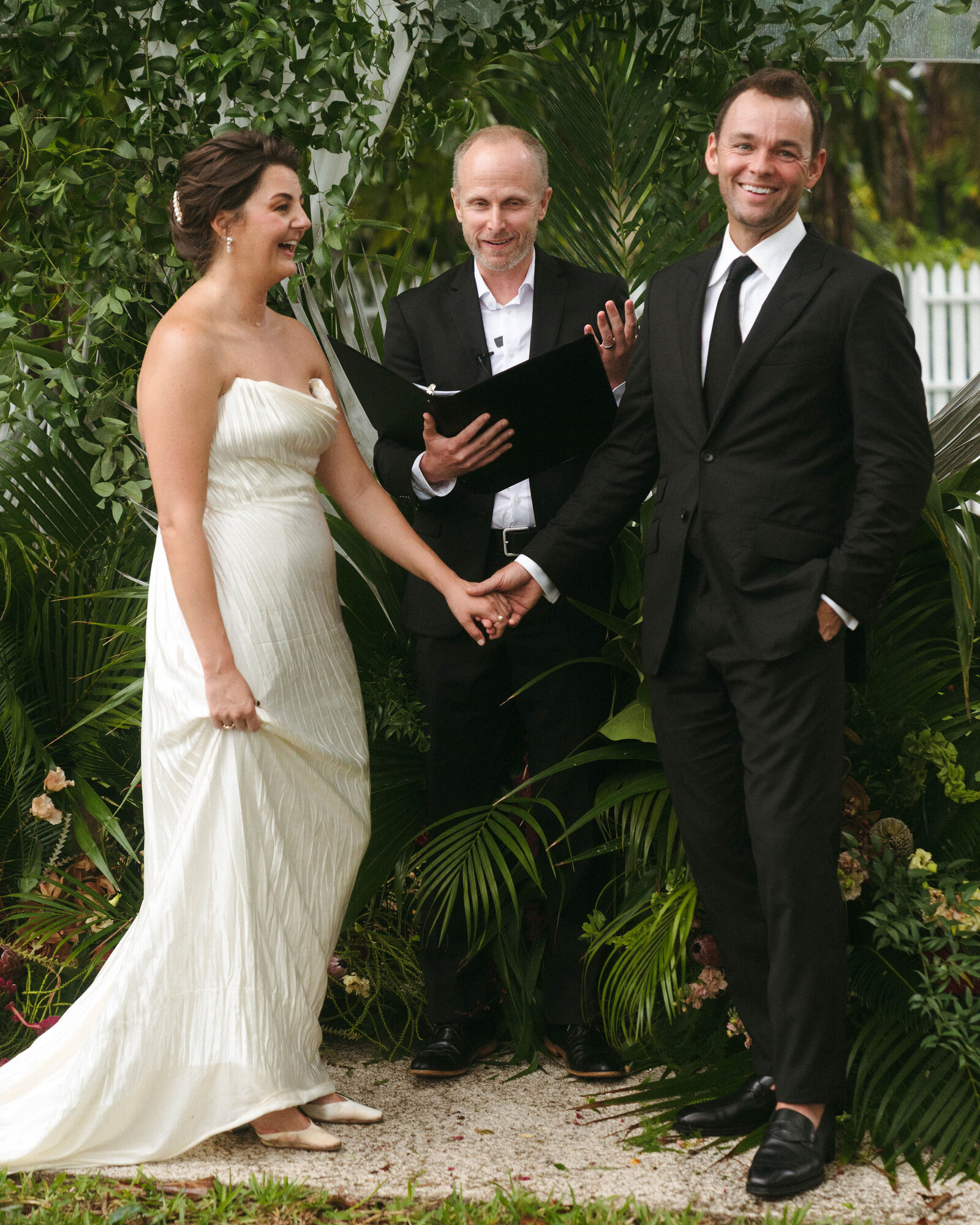 wedding props, rain day photography, tropical wedding