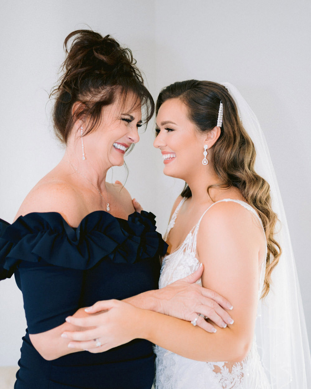 bella-oaks-austin-bride-getting-ready copy