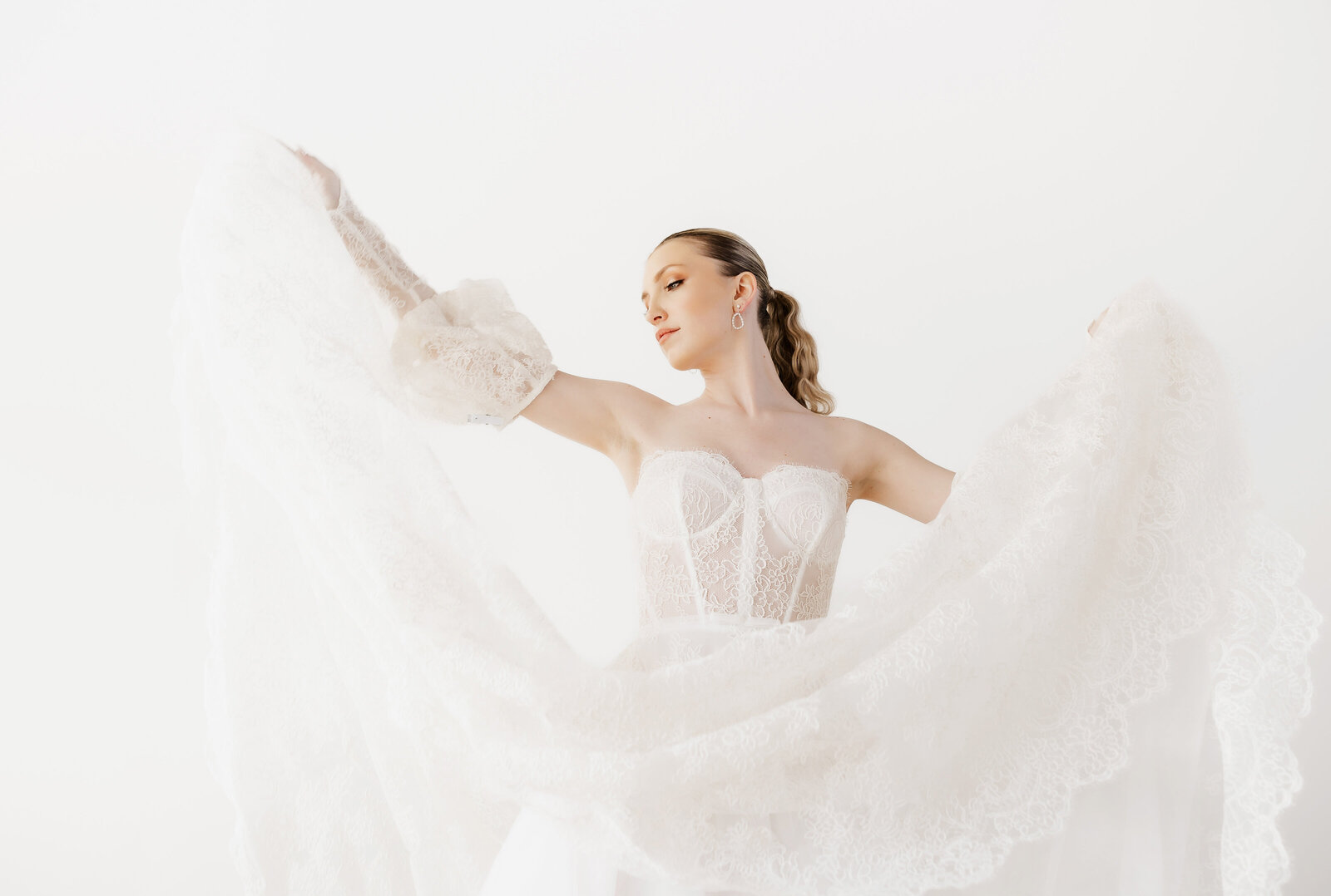 The-Modern-Bride-Lookbook-2022-Sandra-Monaco-Photography-561