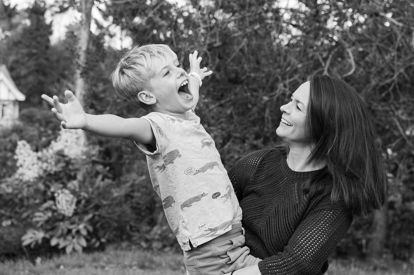 Mum-swingingsonaround