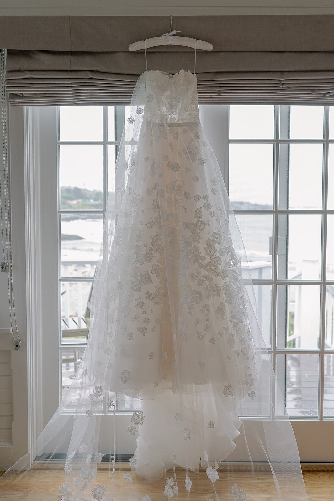 leila-james-events-newport-rhode-island-luxury-wedding-planner-castle-hill-wedding-coastal-wedding-photographer-stephanie-vegliantePreparations-24 copy