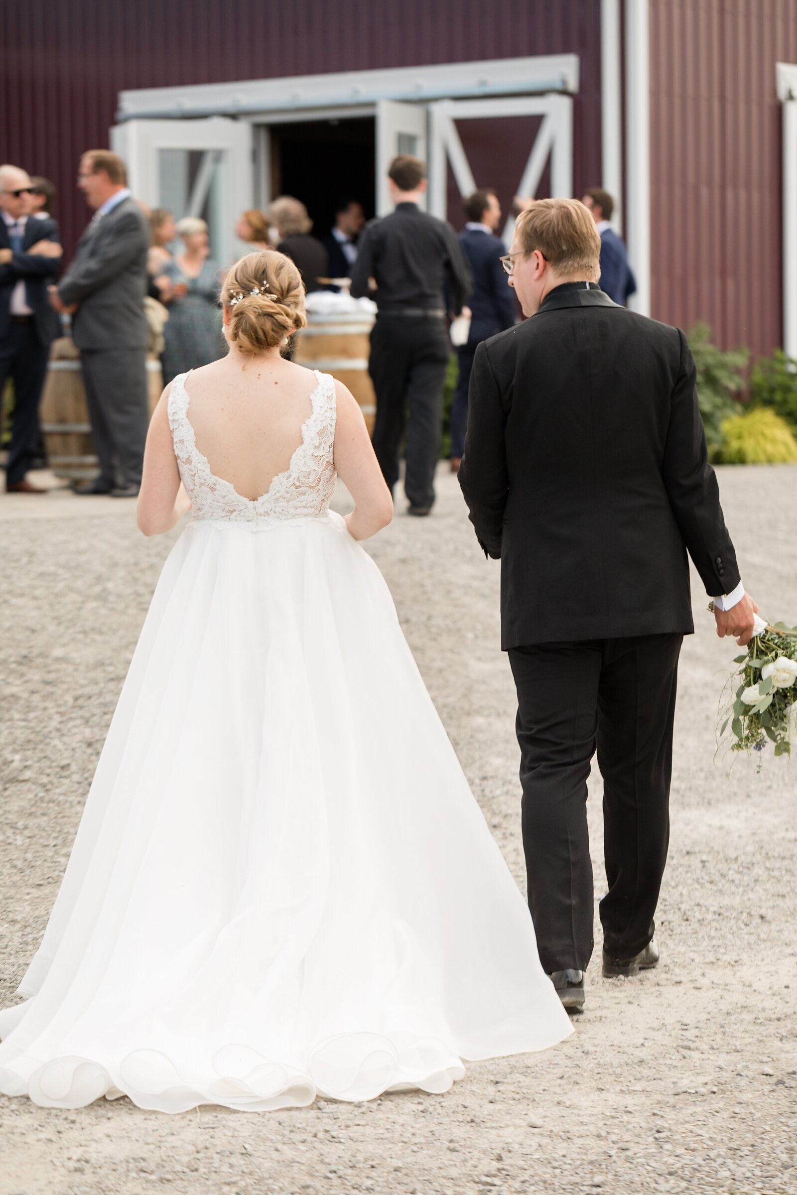 The Barns Cave Springs Vineyard Wedding - Dylan and Sandra Photography - 0660