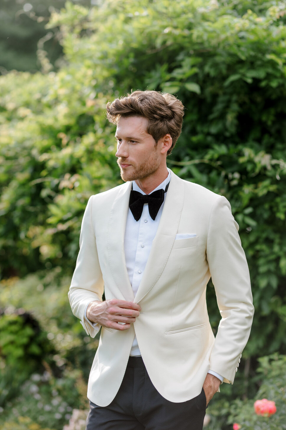 groom-garden-portrait-greencrest-manor