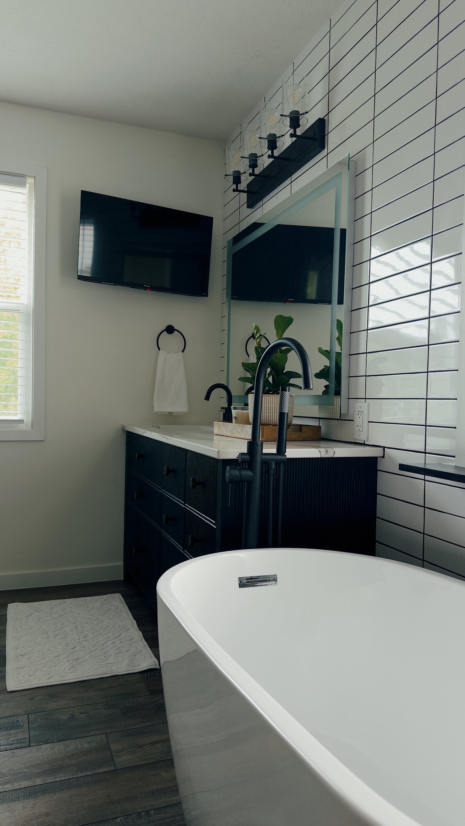beaded-black-stain-vanities-27