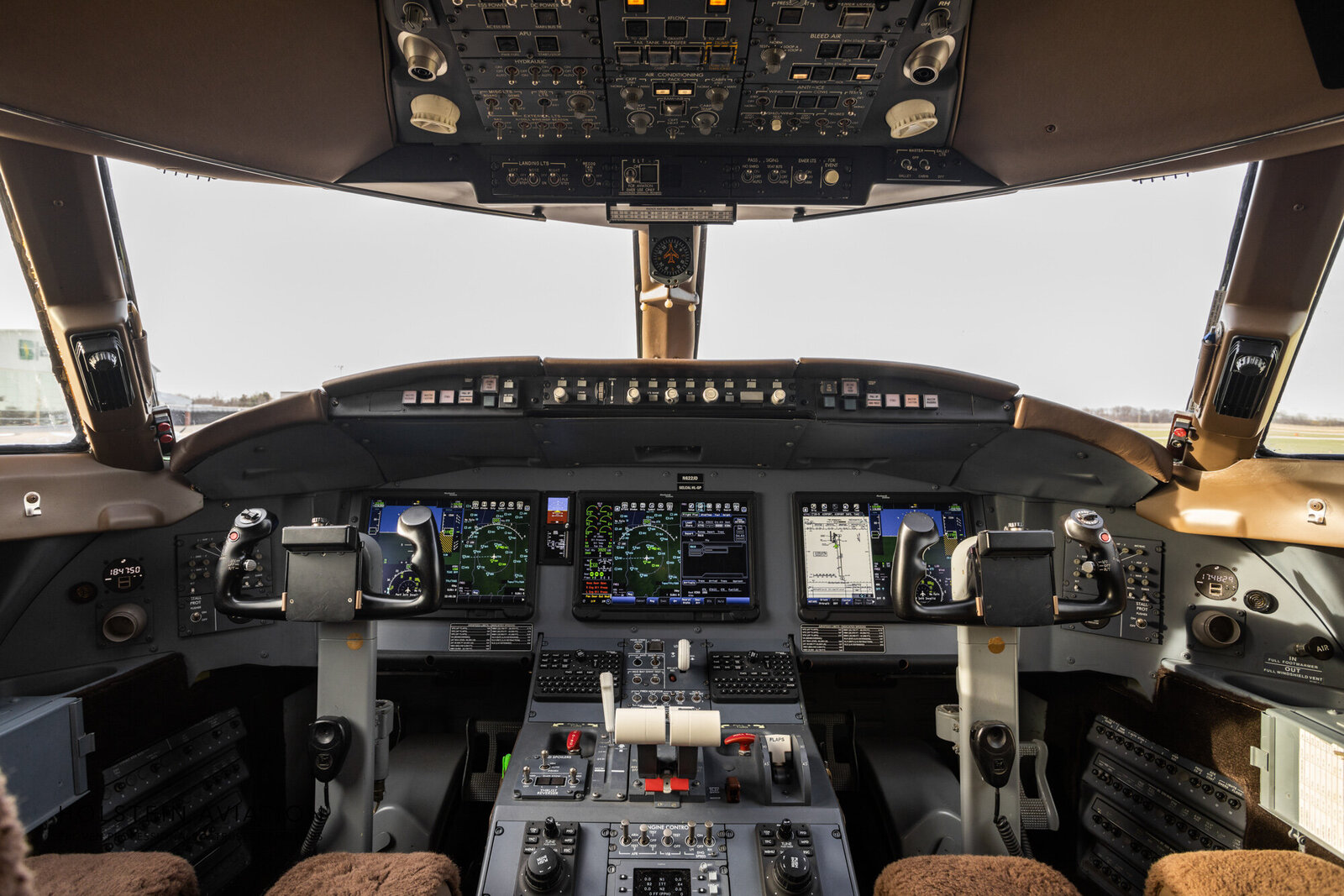 Challenger 604 Watermarked-18