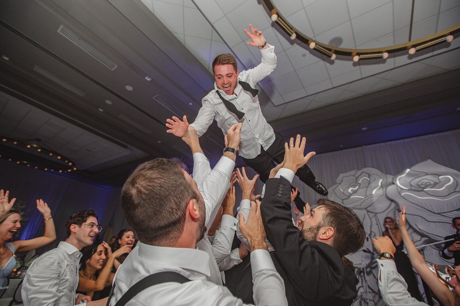 florida-groomsmen-crowd-surfing