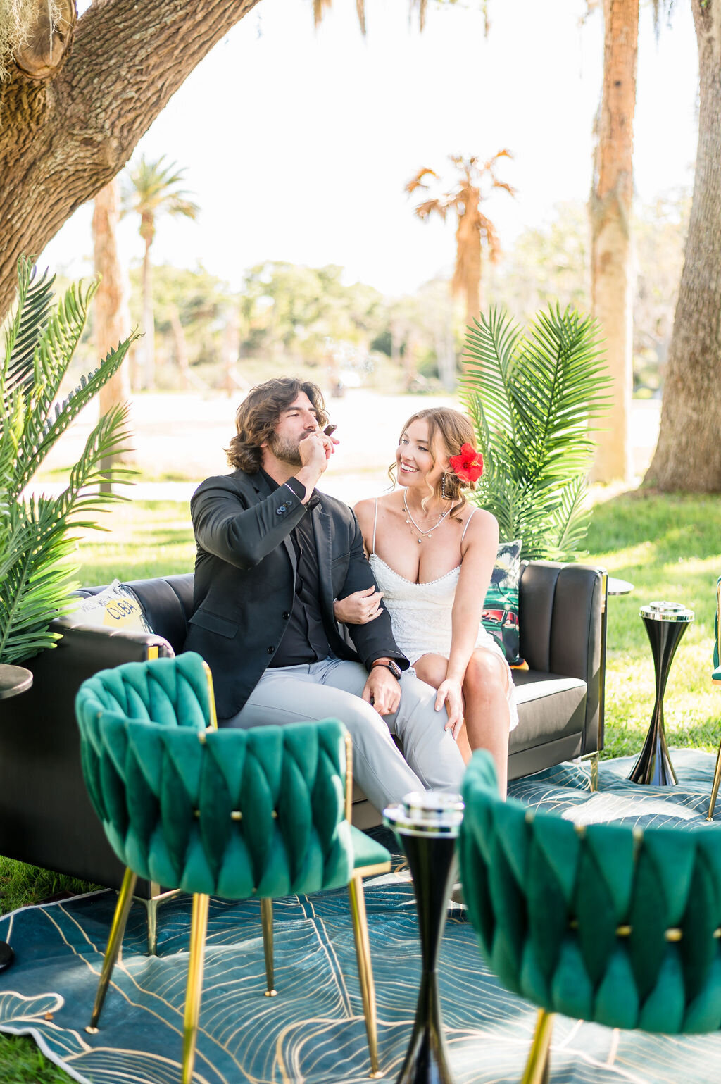 couple cigar lounge