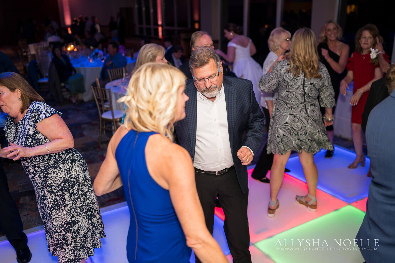 Wedding-at-River-Club-of-Mequon-988