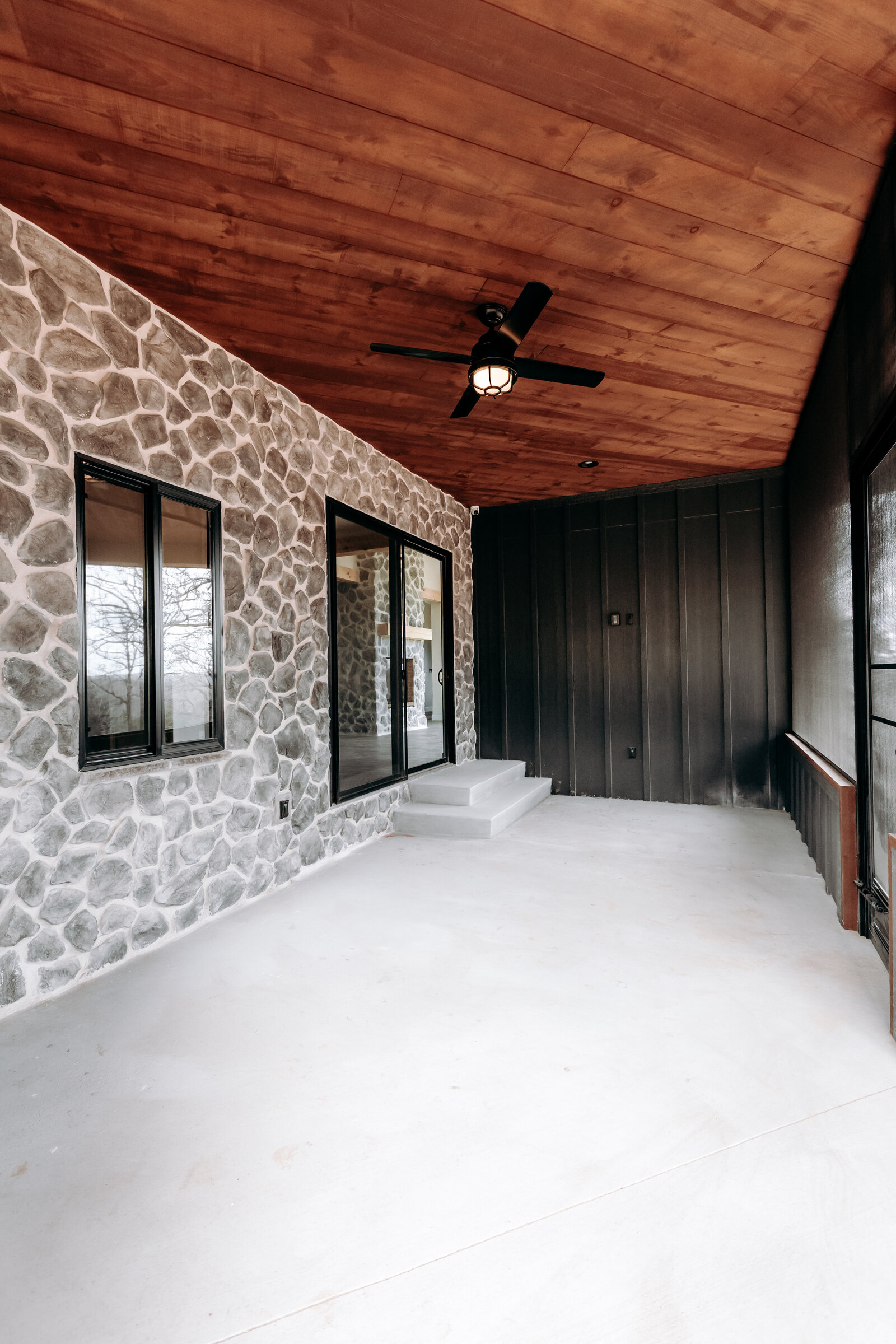 SCREENEDINPORCH