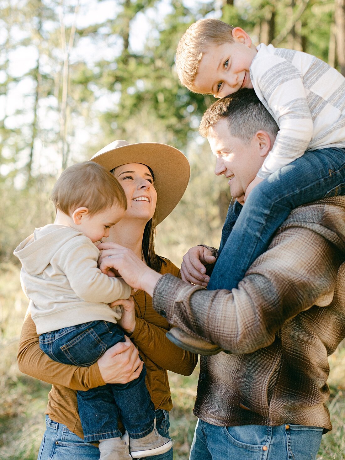 Mountain-top-family-photo-session-1649