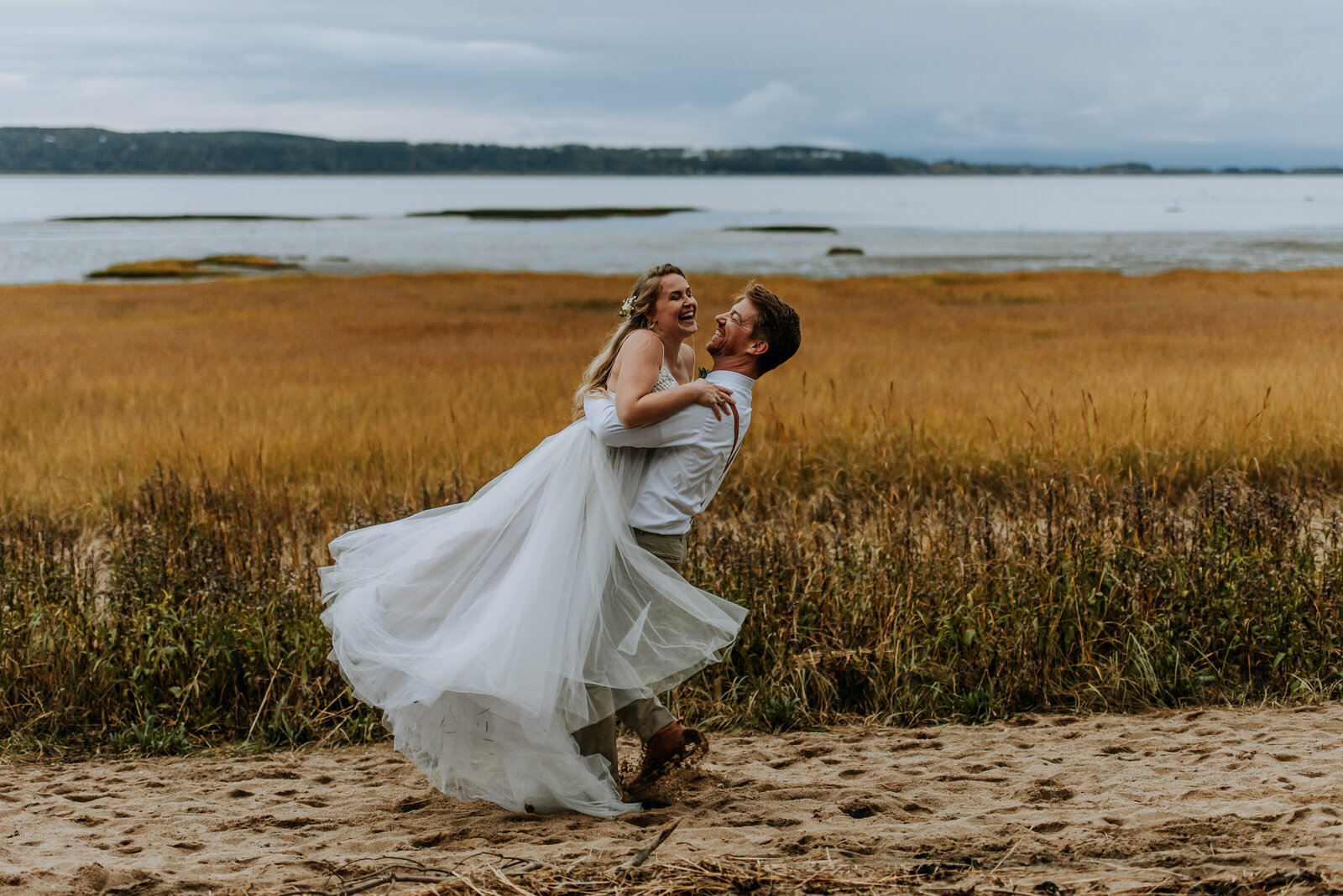 love-is-nord-quebec-photographe-mariage-intime-elopement-wedding-plage-charlevoix-beach-0007