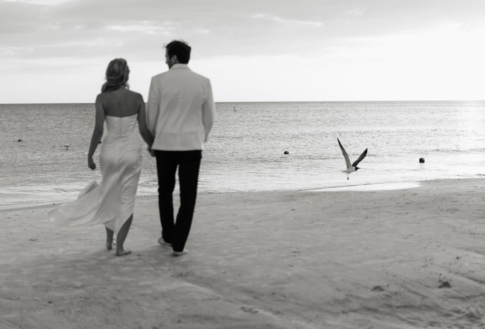 bride-groom-walk-tampa-beach
