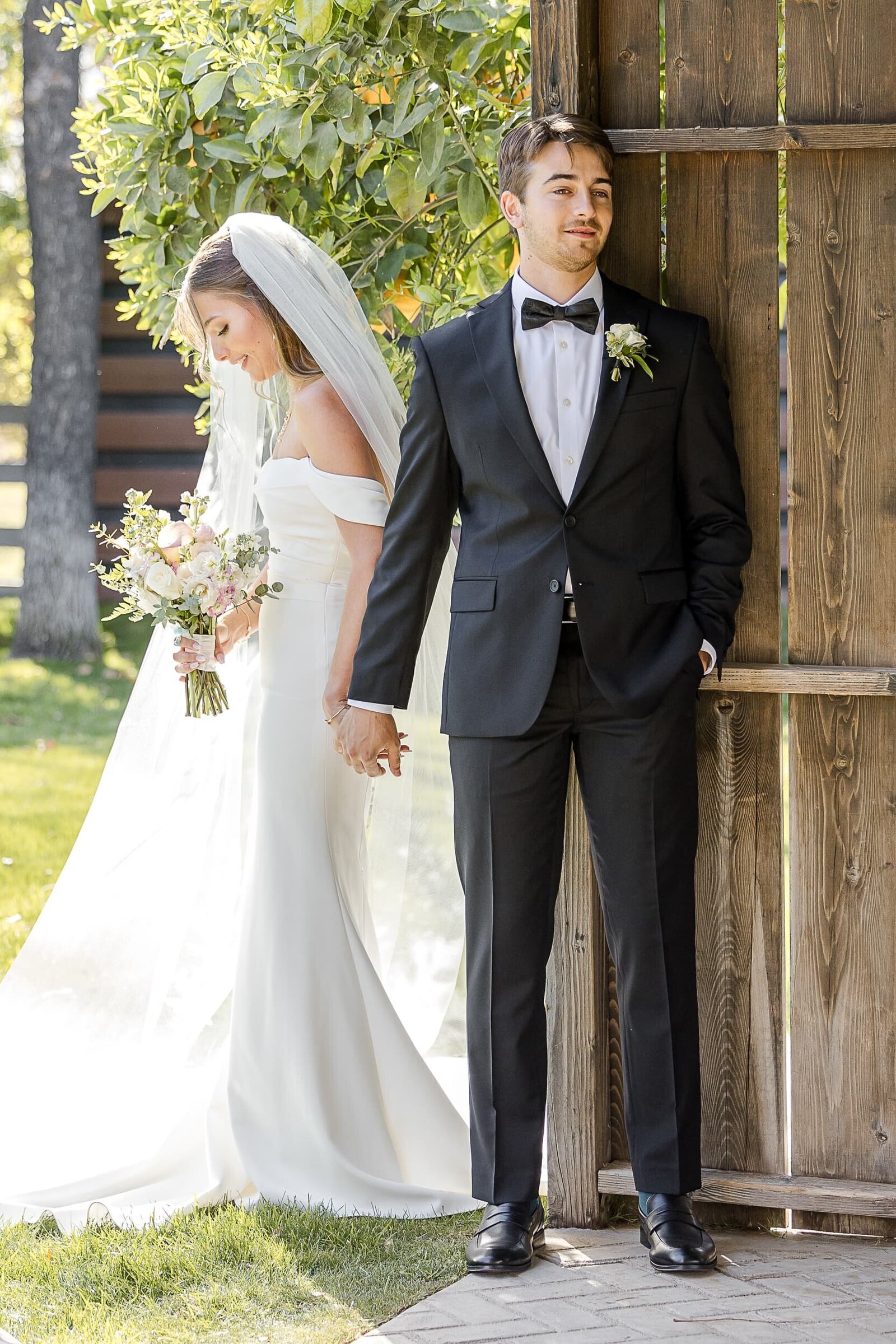 Phoenix-Wedding-Photographer-and-Videographer-Venue-at-the-Grove-WoodWed-1183