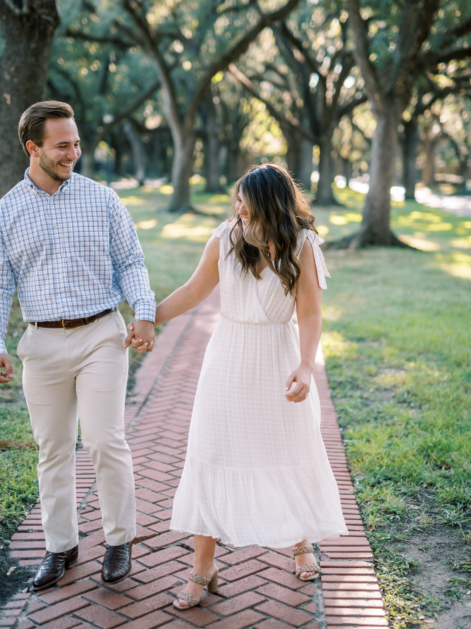 houston-oaks-trees-engagement-session