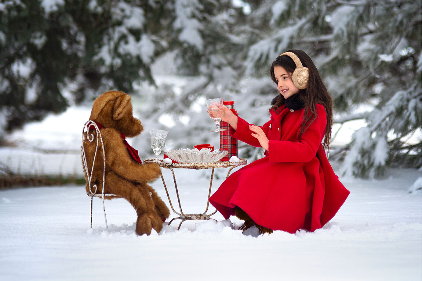 winter-tea-party-children-fine-art-creative-photographer-vintage-bear-red-coat-winter-wonderland