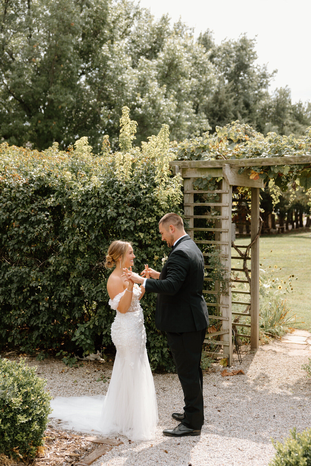 brightbill-wedding-prairie-hill-vineyard-kayxbee-214
