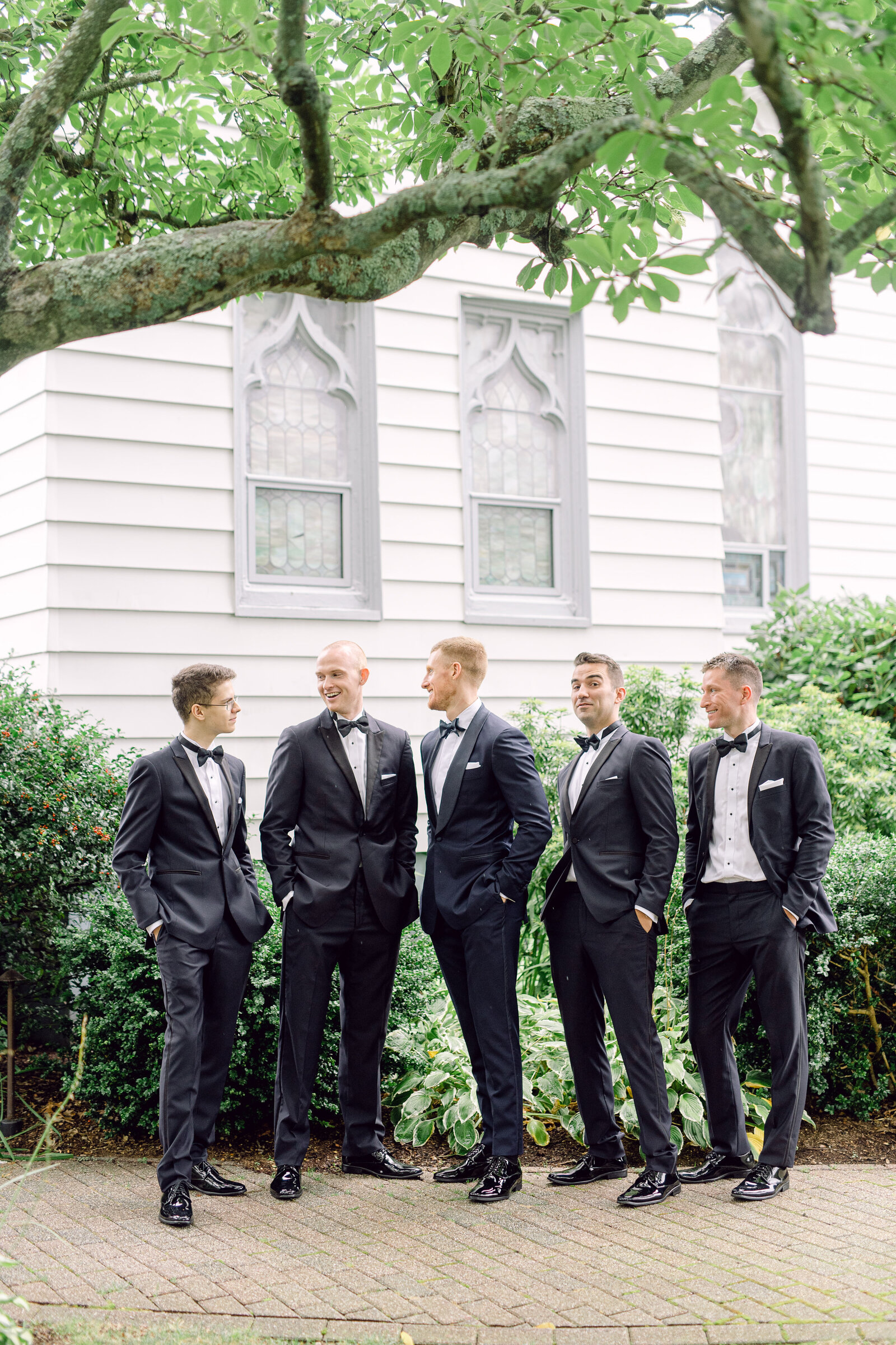 groomsmen_black_tuxedos_2