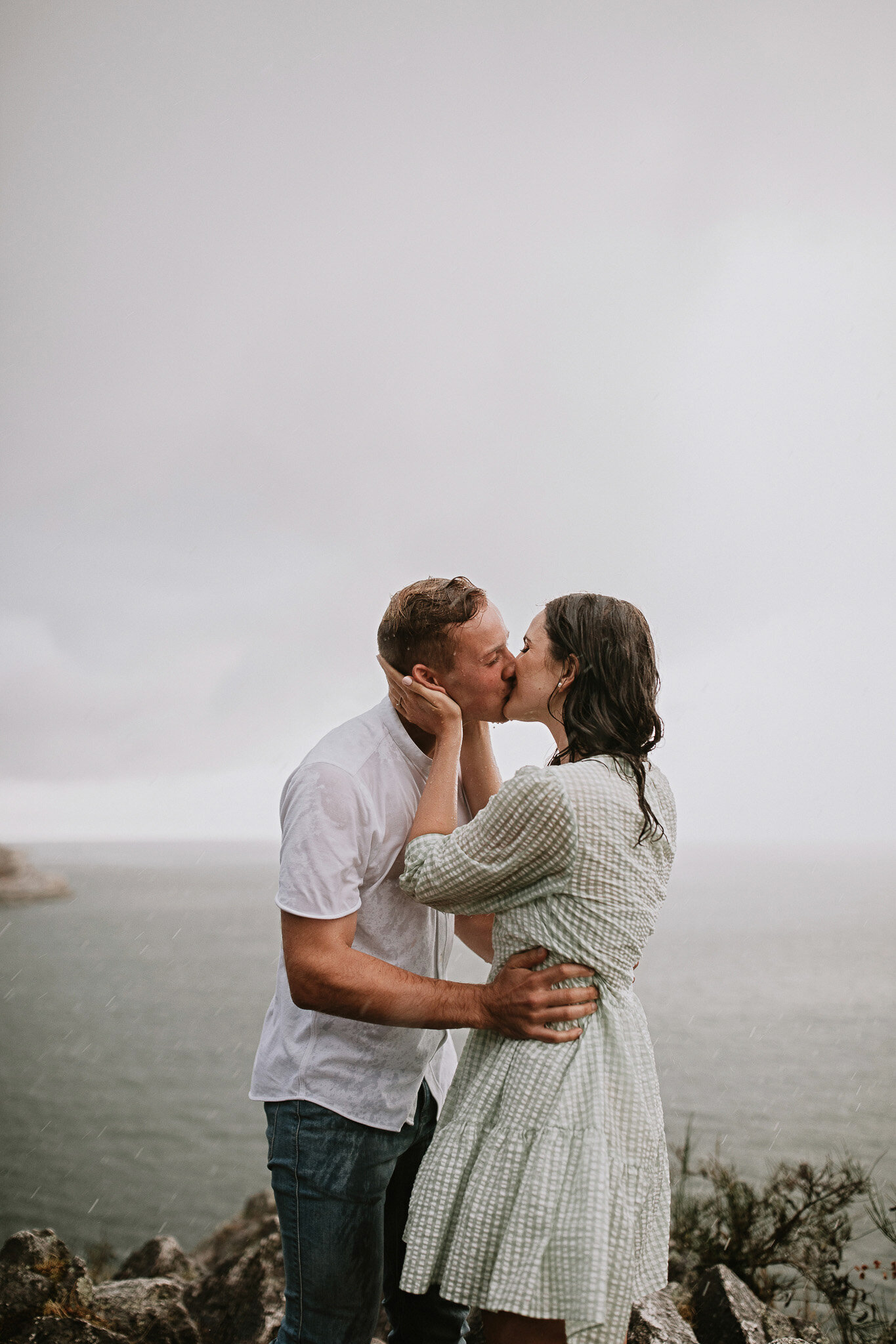 Whytecliff-Park-Rainy-Engagement-The-Godards-6