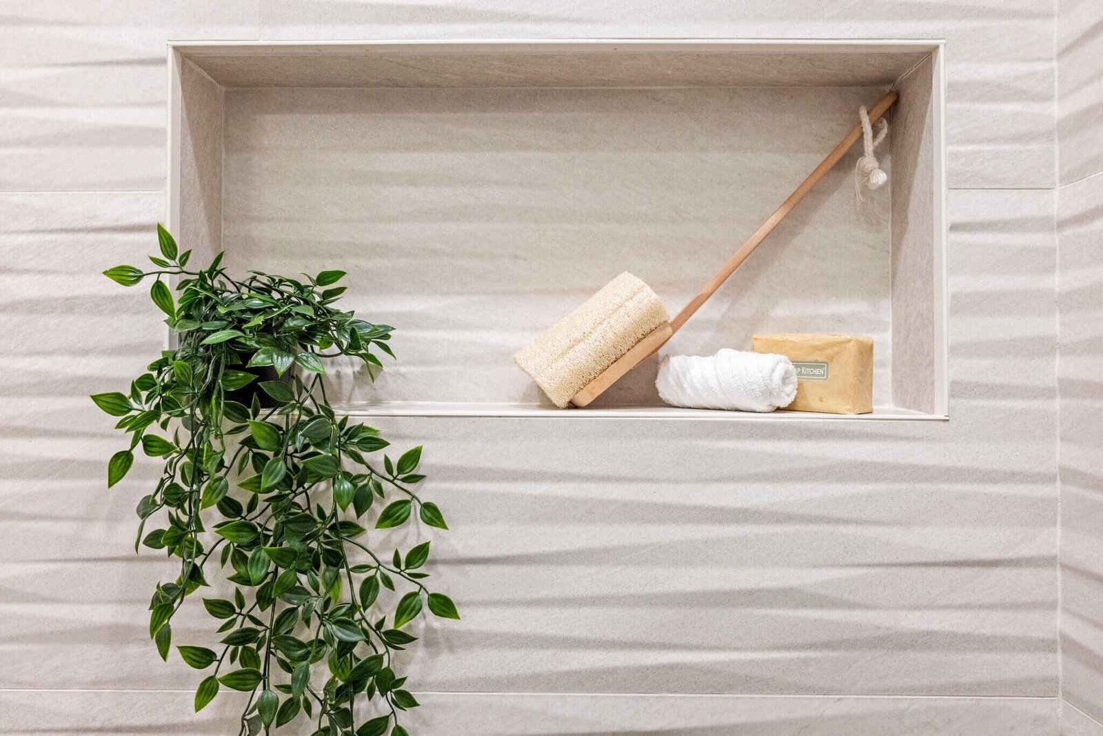 shower-nook-with-plant-pacifica-homes-for-sale