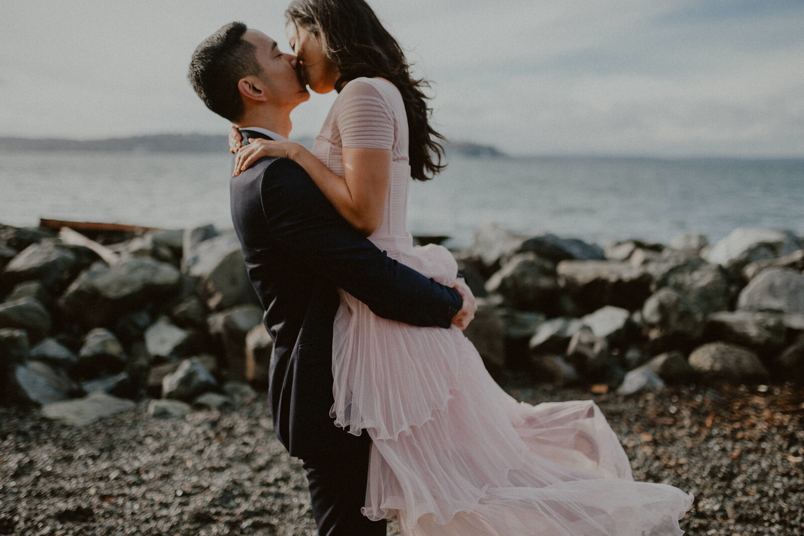 Seattle-Waterfront-Myrtle-Edwards-Park-Engagement-Karen-John-Chelsea Abril Photography-4195