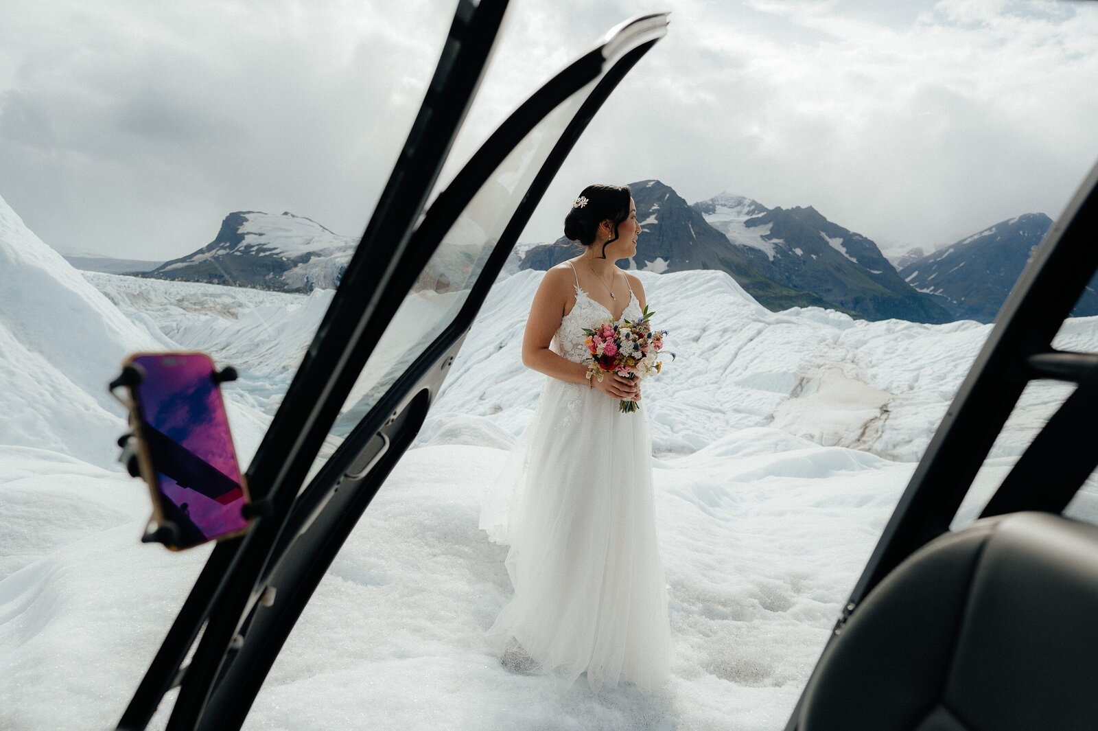 Christina+Matt_Knik-Glacier-Elopement_EmeliaKPhotography-14