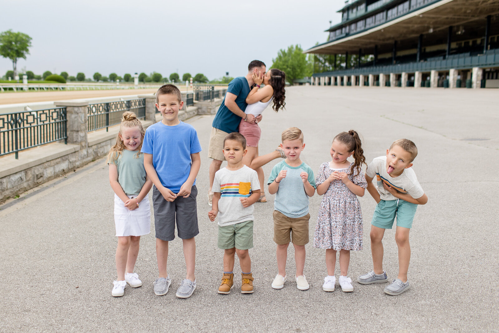 Outdoor_family_lifestyle_photography_session_Lexington_KY_photographer-2