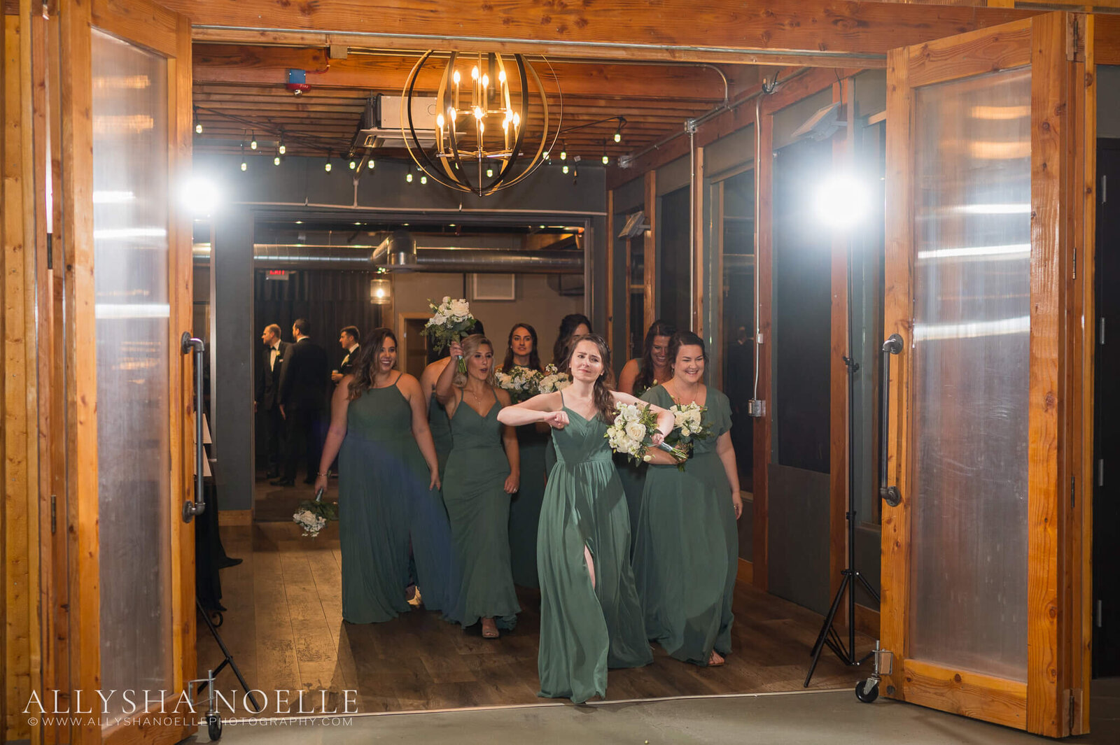 Wedding-at-The-Factory-on-Barclay-in-Milwaukee-0912