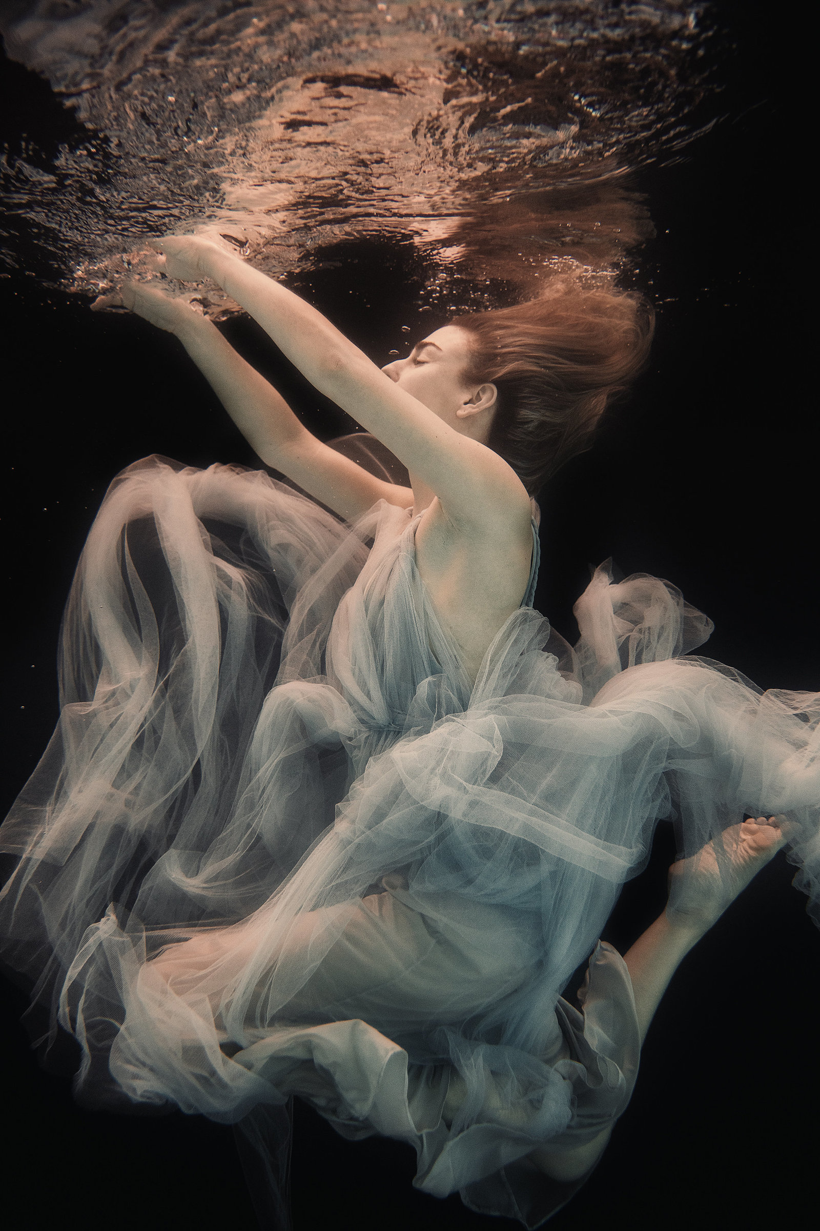 Grecian-tulle-wedding-dress-underwater-JoanneFlemingDesign-RekhaGartonPhoto (8)