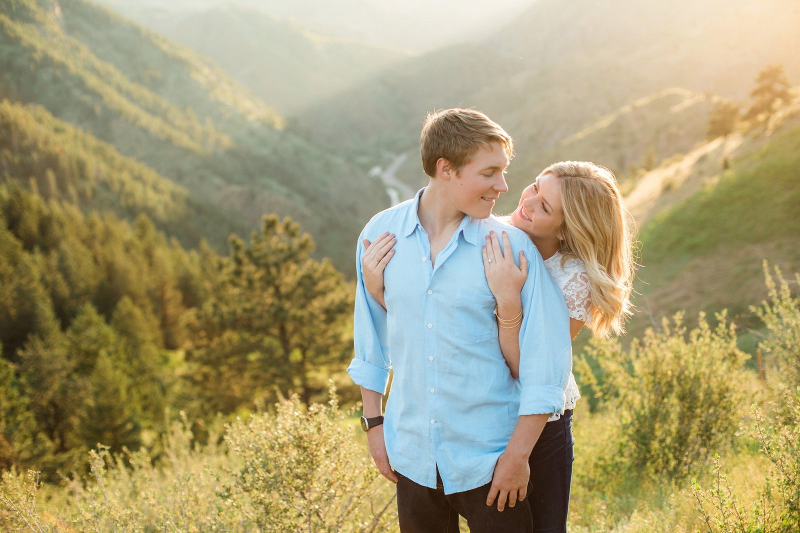 Engagements -Denver Lookout Mountain Engagement Session Golden Colorado Wedding Photographer Overlook City Lights Nature Outdoors Valley Light Couple (10)