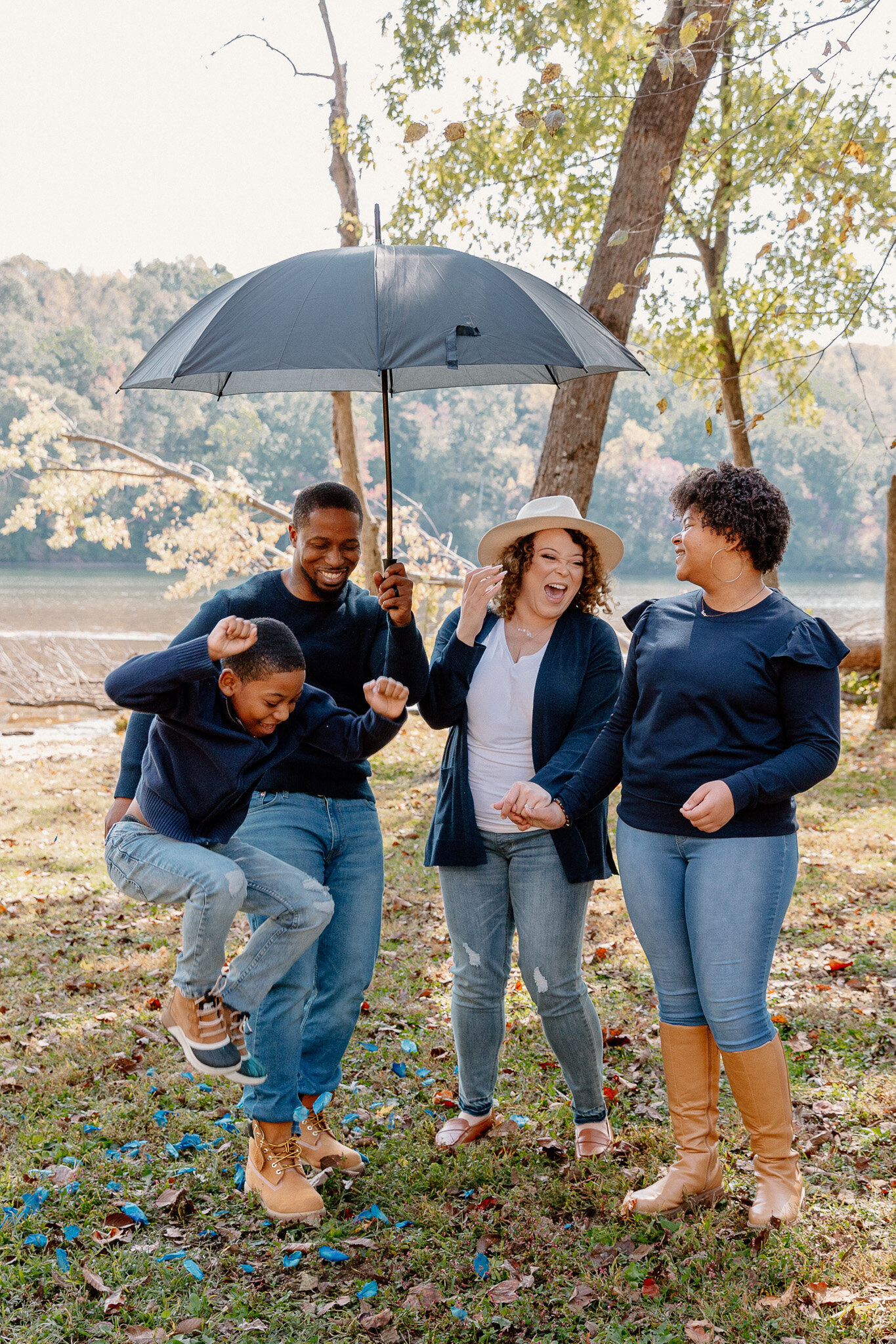 its-a-boy-umbrella-baby-gender-reveal (2)