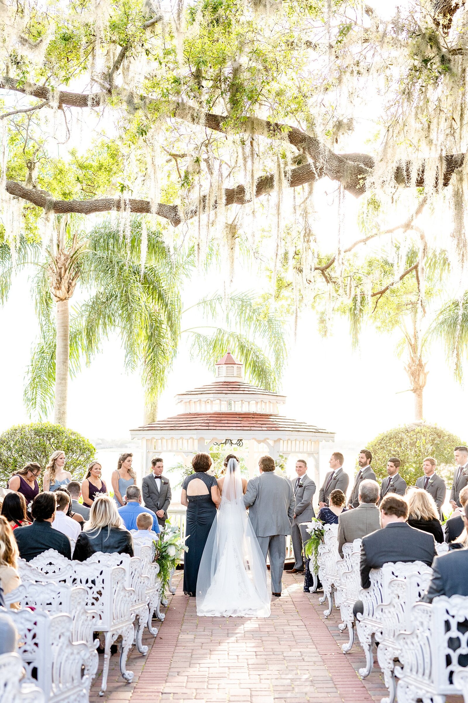 Wedding Venues on the lake | Town Manor | Chynna Pacheco Photography