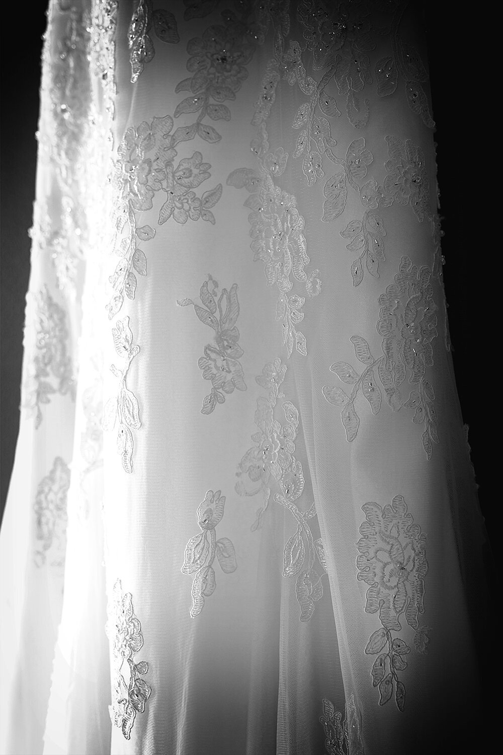 sharp-oldaugh27bw