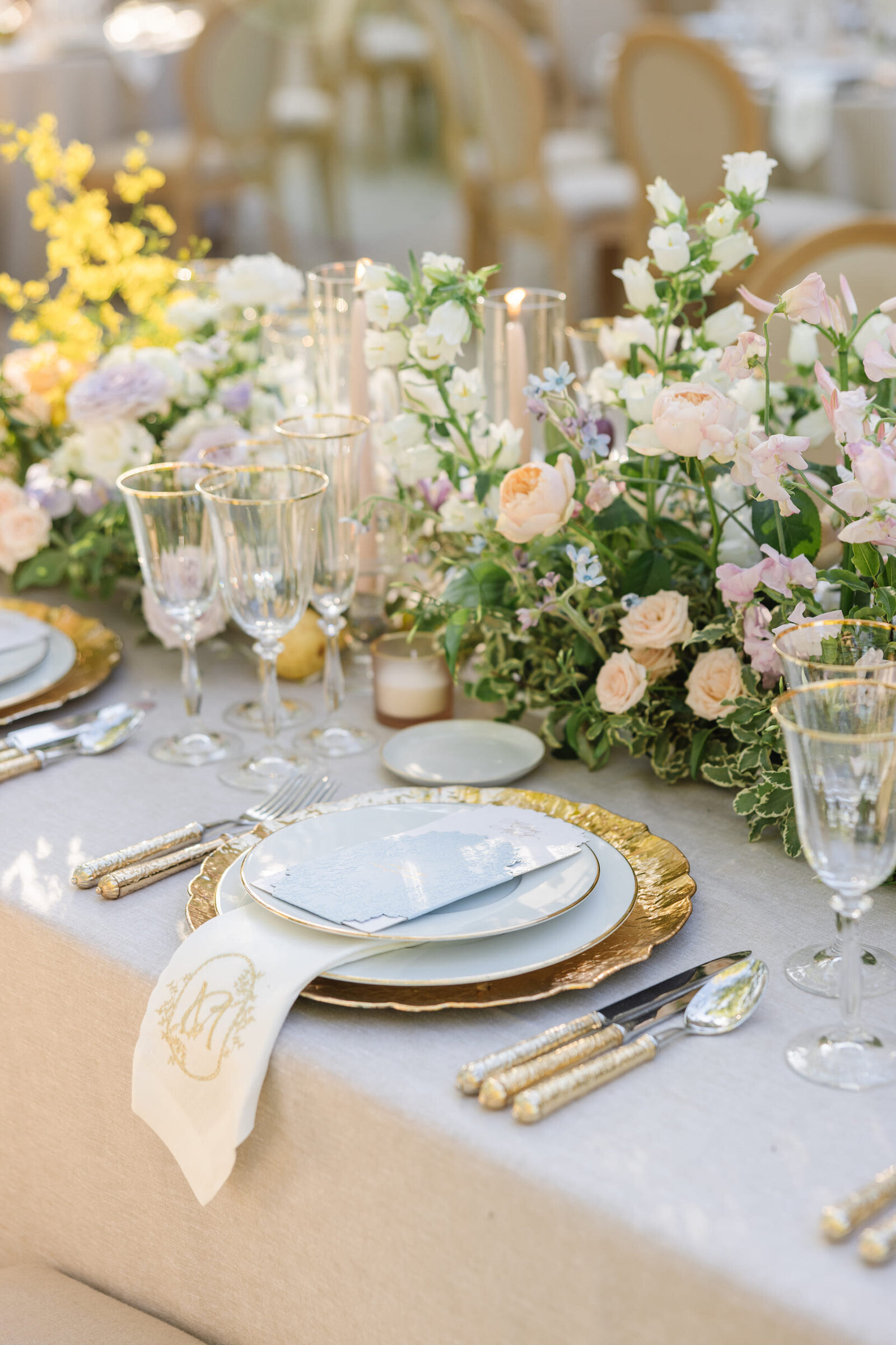 Custom-monogram-wedding-dinner-napkin