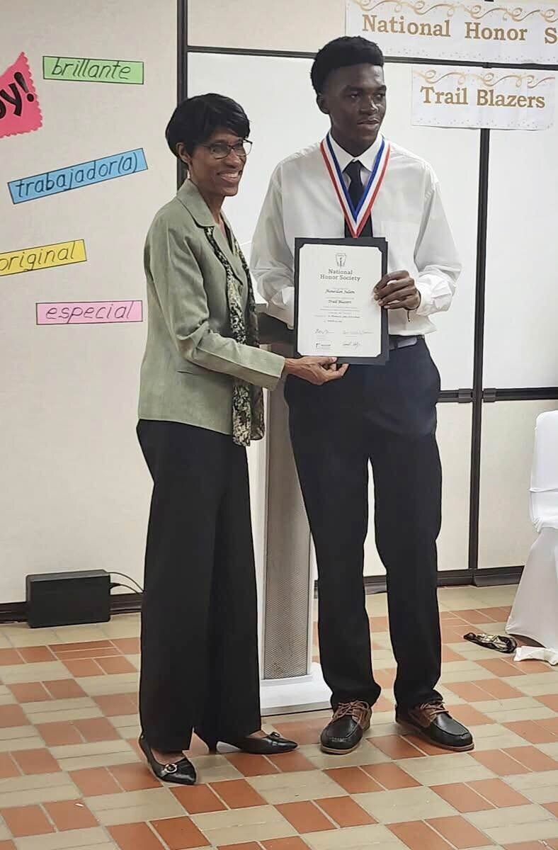 [SDA_SCHOOL] - Awards- National_Honor_Society_4