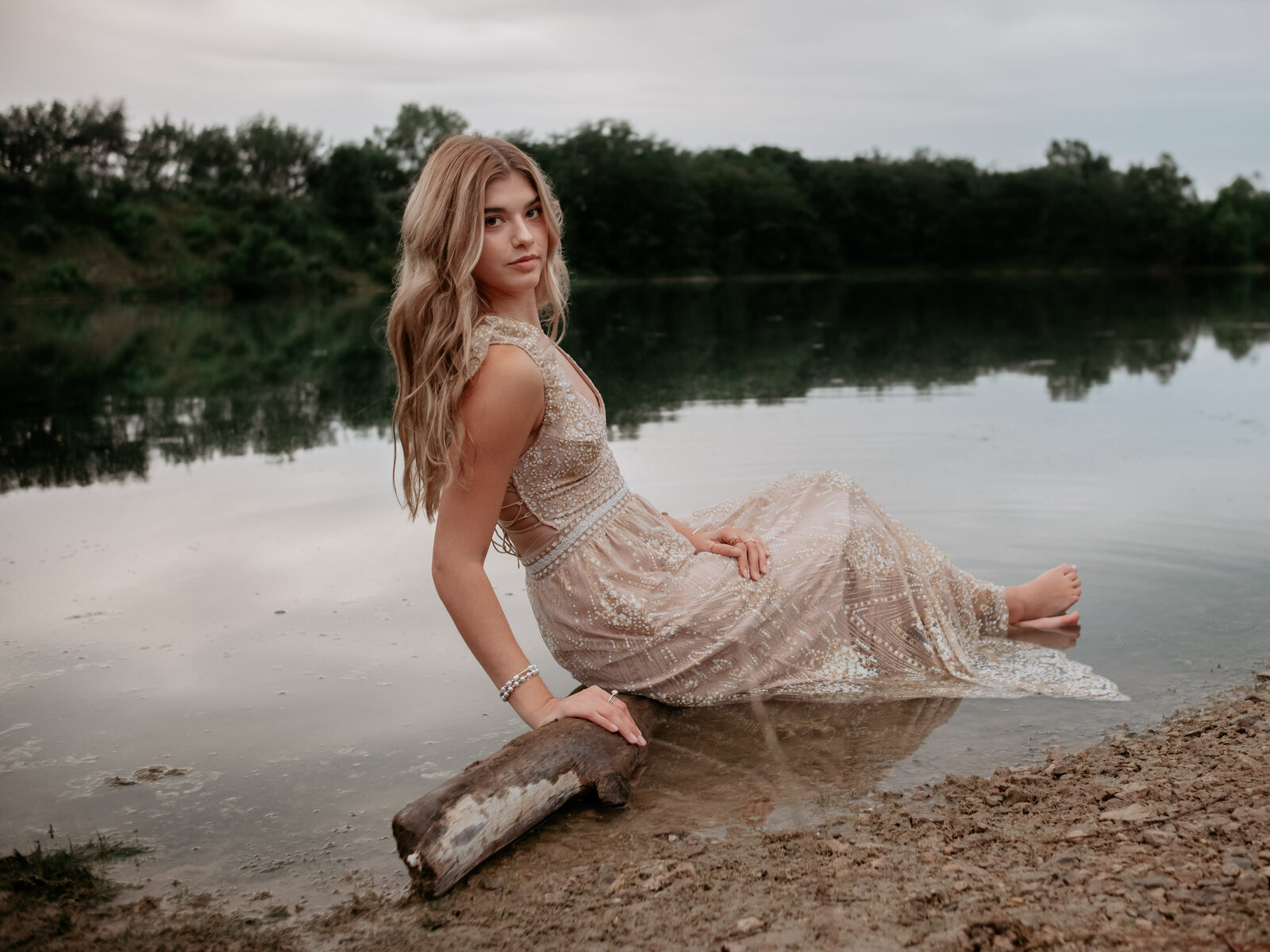 senior-photos-effingham-illinois-city-night-friends-20