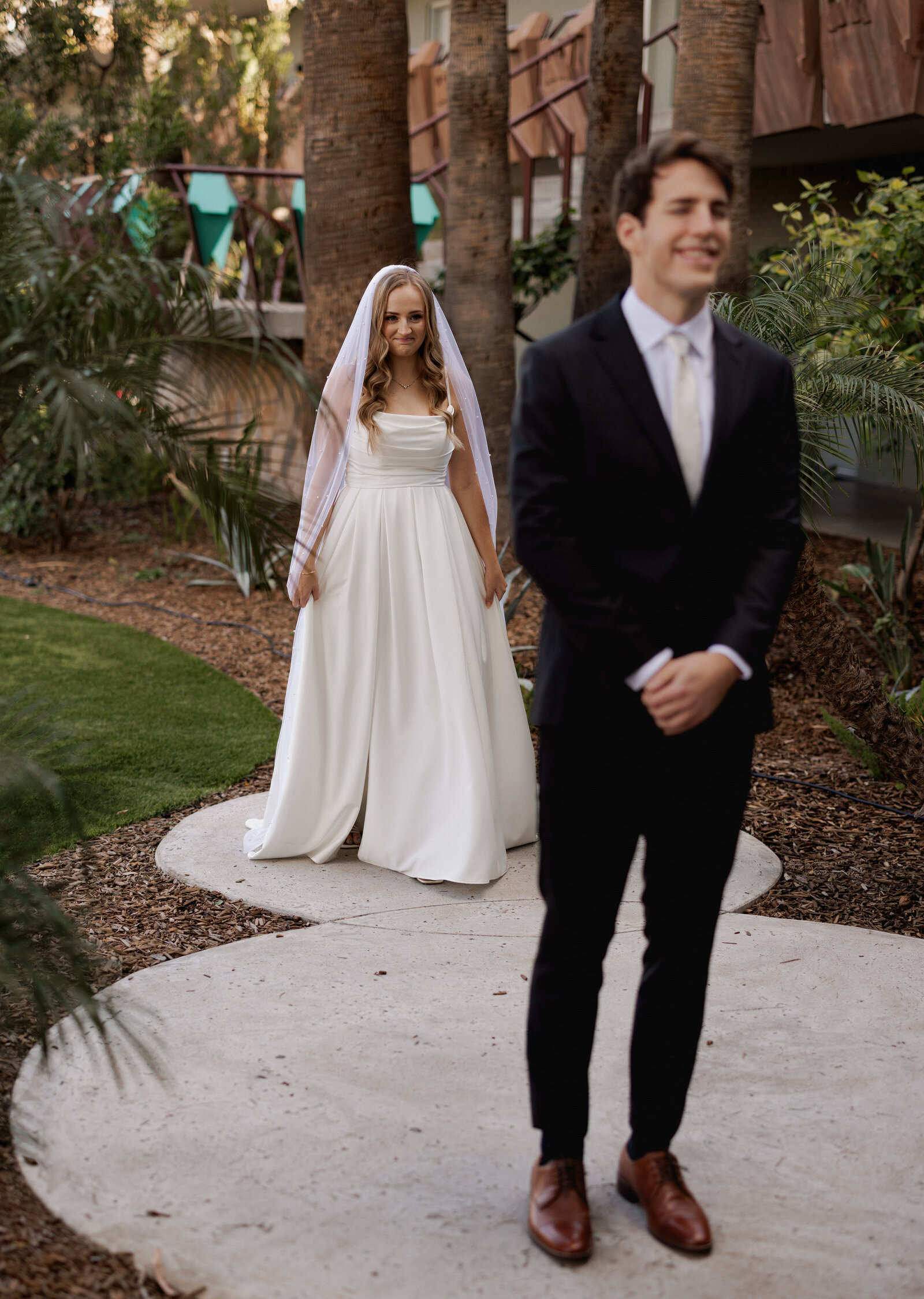 Photos of wedding couple, taken at Scottsdale Valley Ho Hotel in Scottsdale Arizona, Taken by Kollar photography, Arizona Elopement Photographer