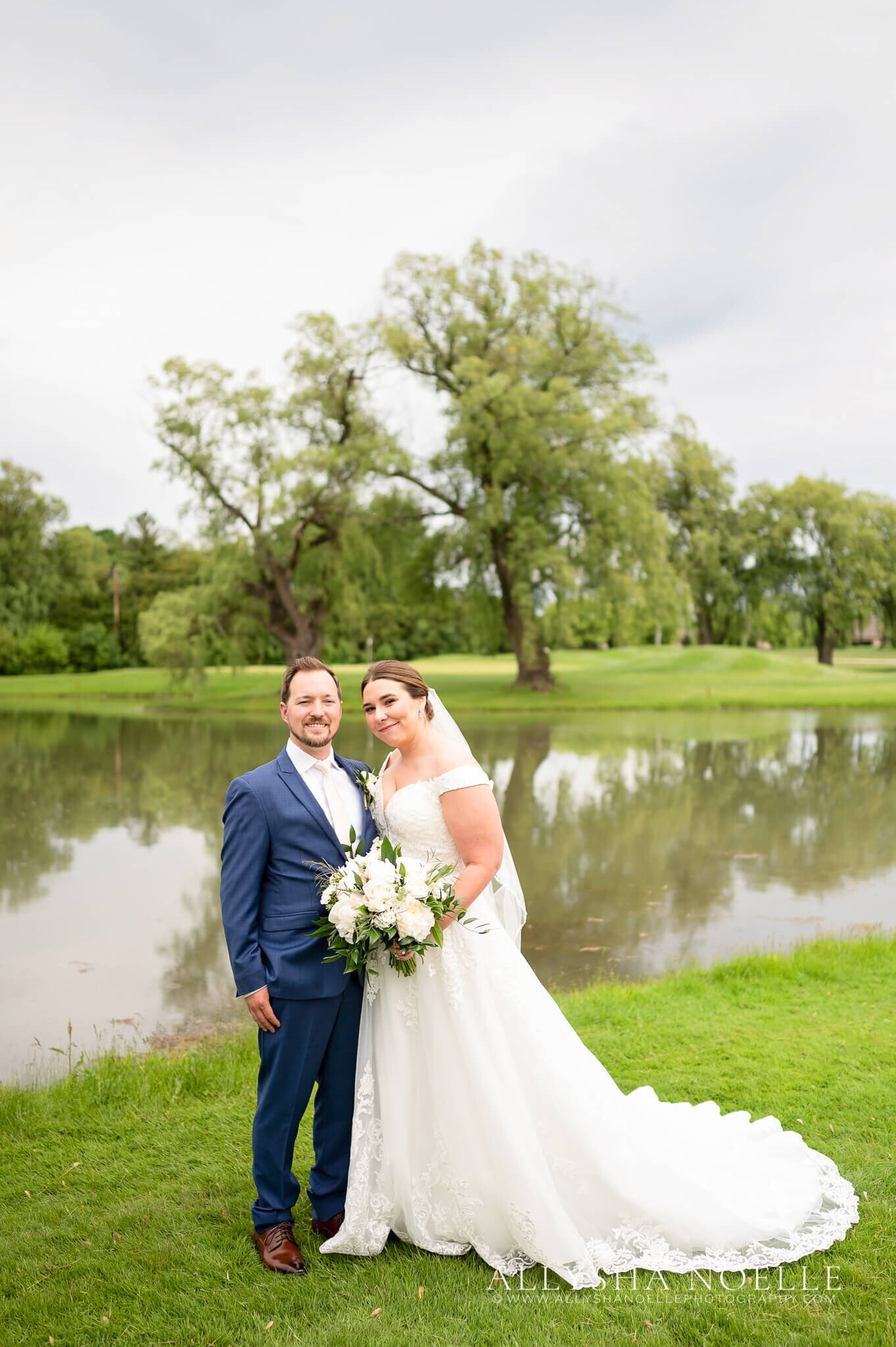 Wedding-at-River-Club-of-Mequon-320