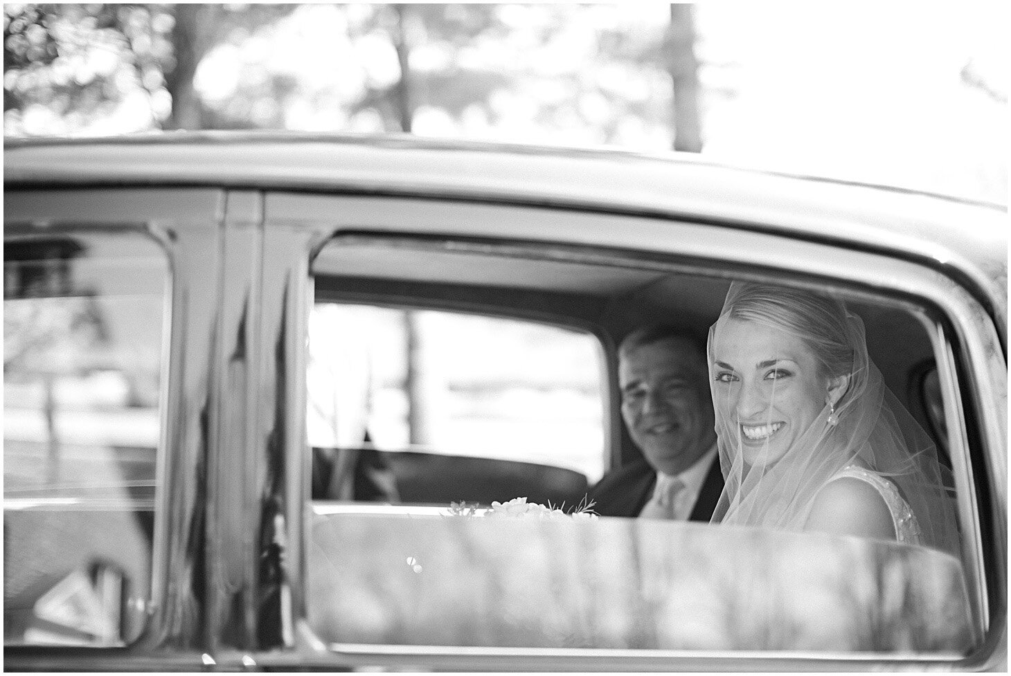 bride-father-vintage-car