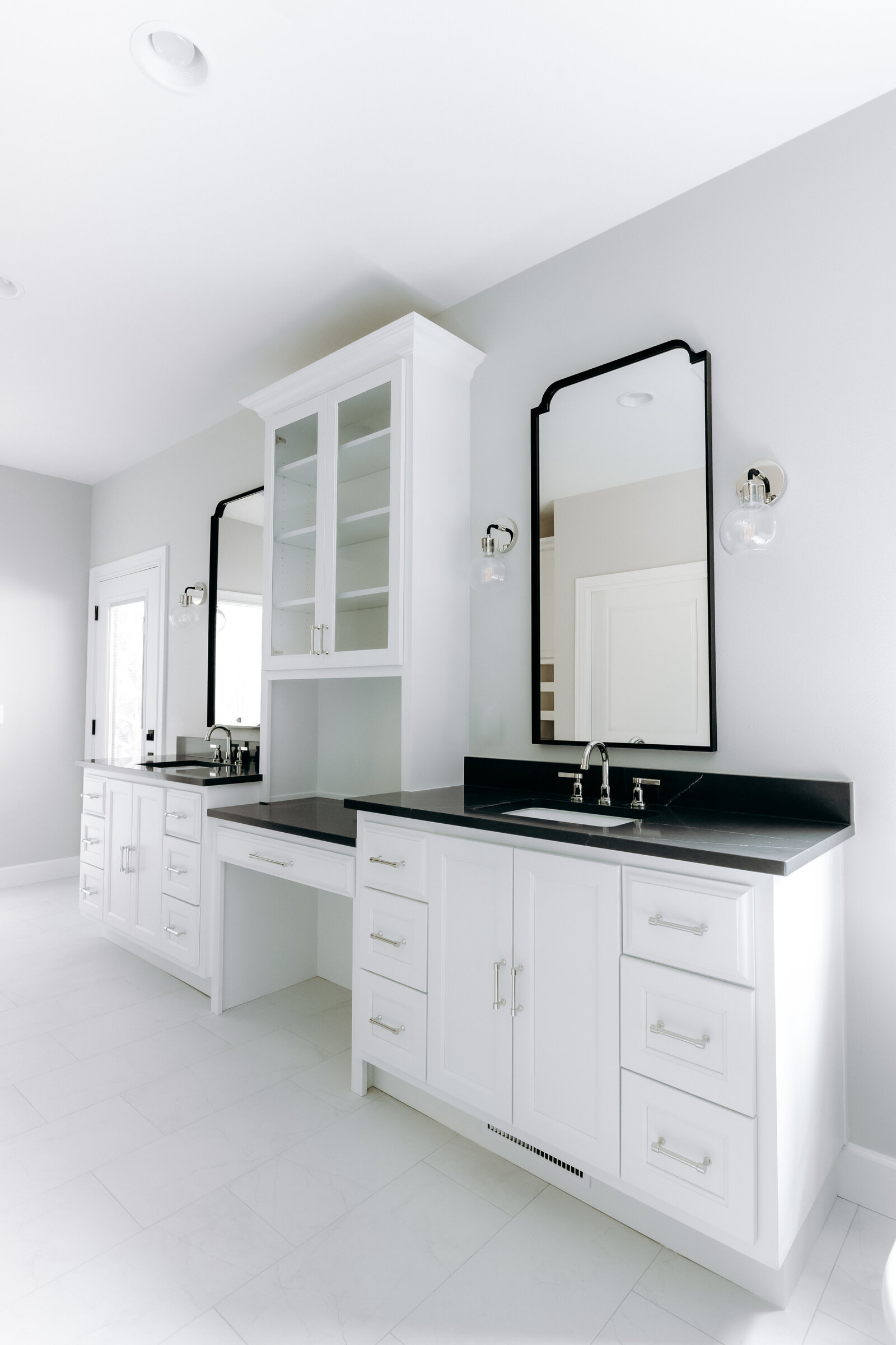 MASTERBATHROOM