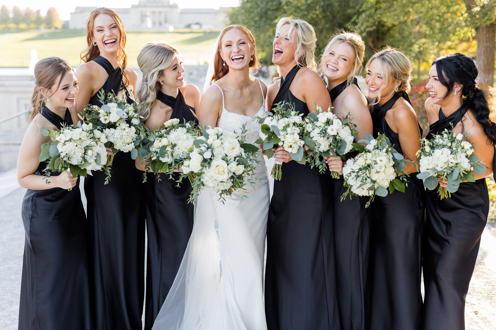 wedding photos at the st. Louis Art Museum