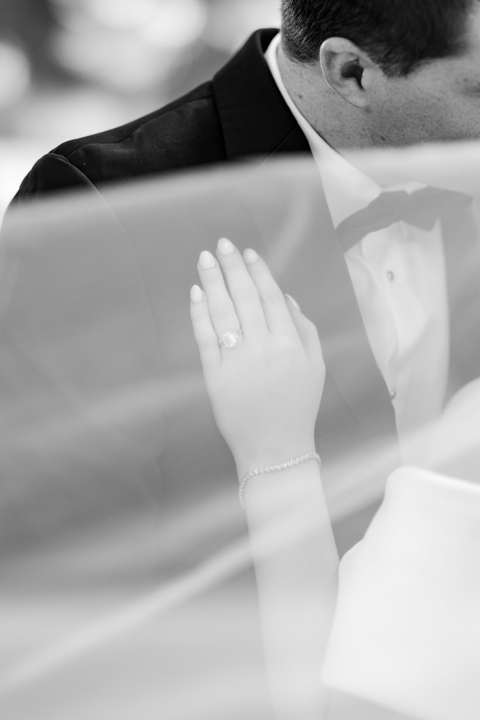 mallory-and-jack-wedding-romantic-moment-abby-bell-photography-alabama