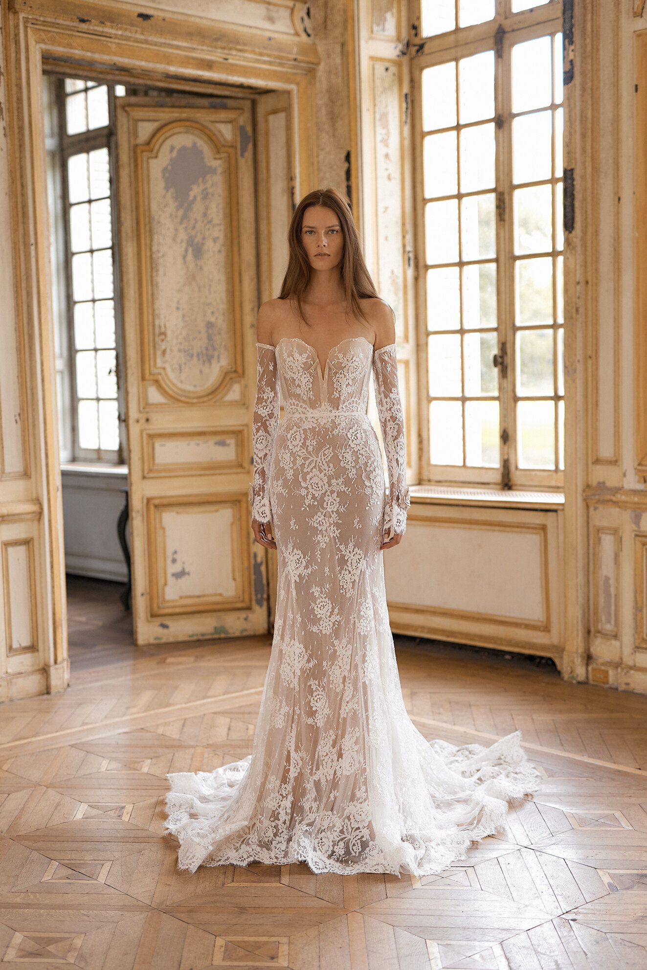 Strapless lace wedding dress