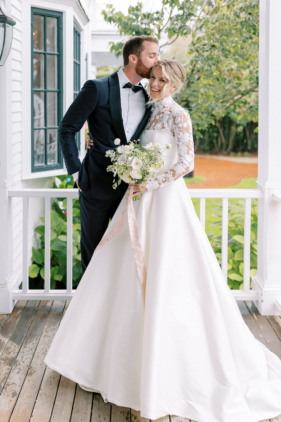 Martha_s Vineyard Edgartown Wedding Photos-By Halie Wedding Photography-IT20230923-FINAL-601