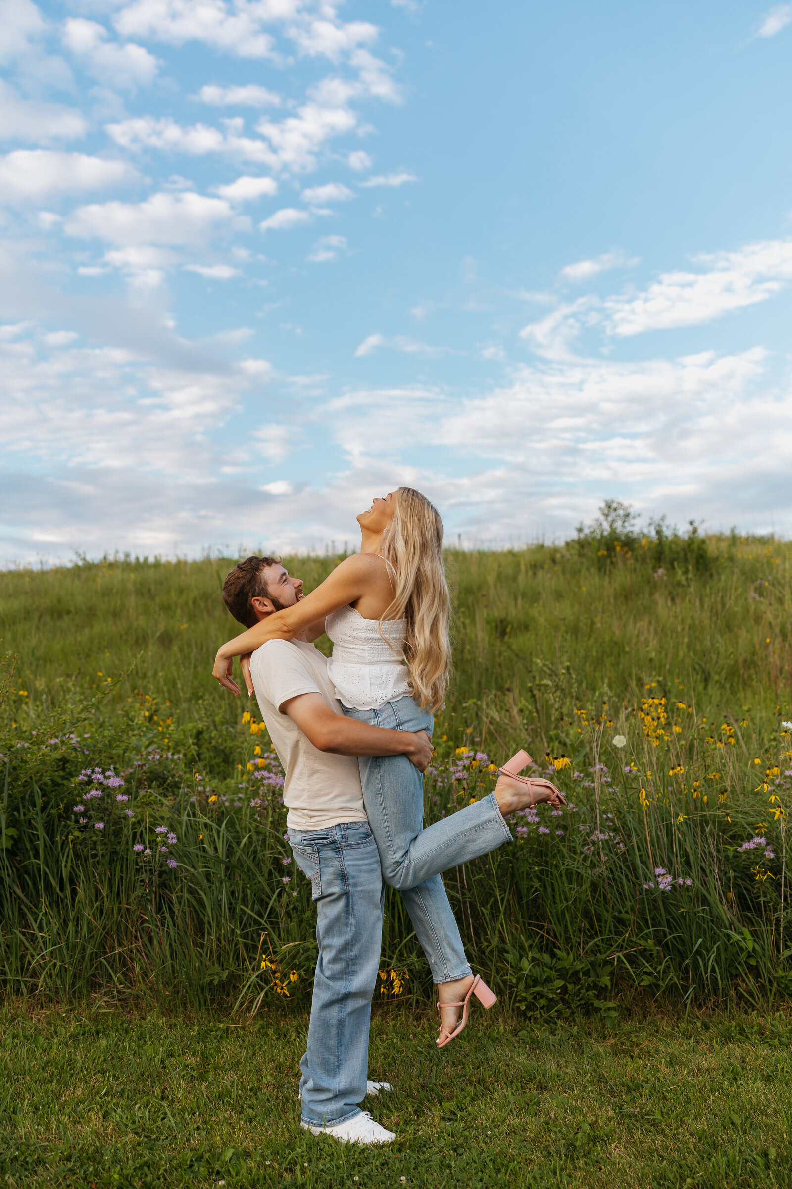 Alex-McCrary-Photography-Kelsie-Reece-Engagement-Iowa-State-Campus-Ames-15