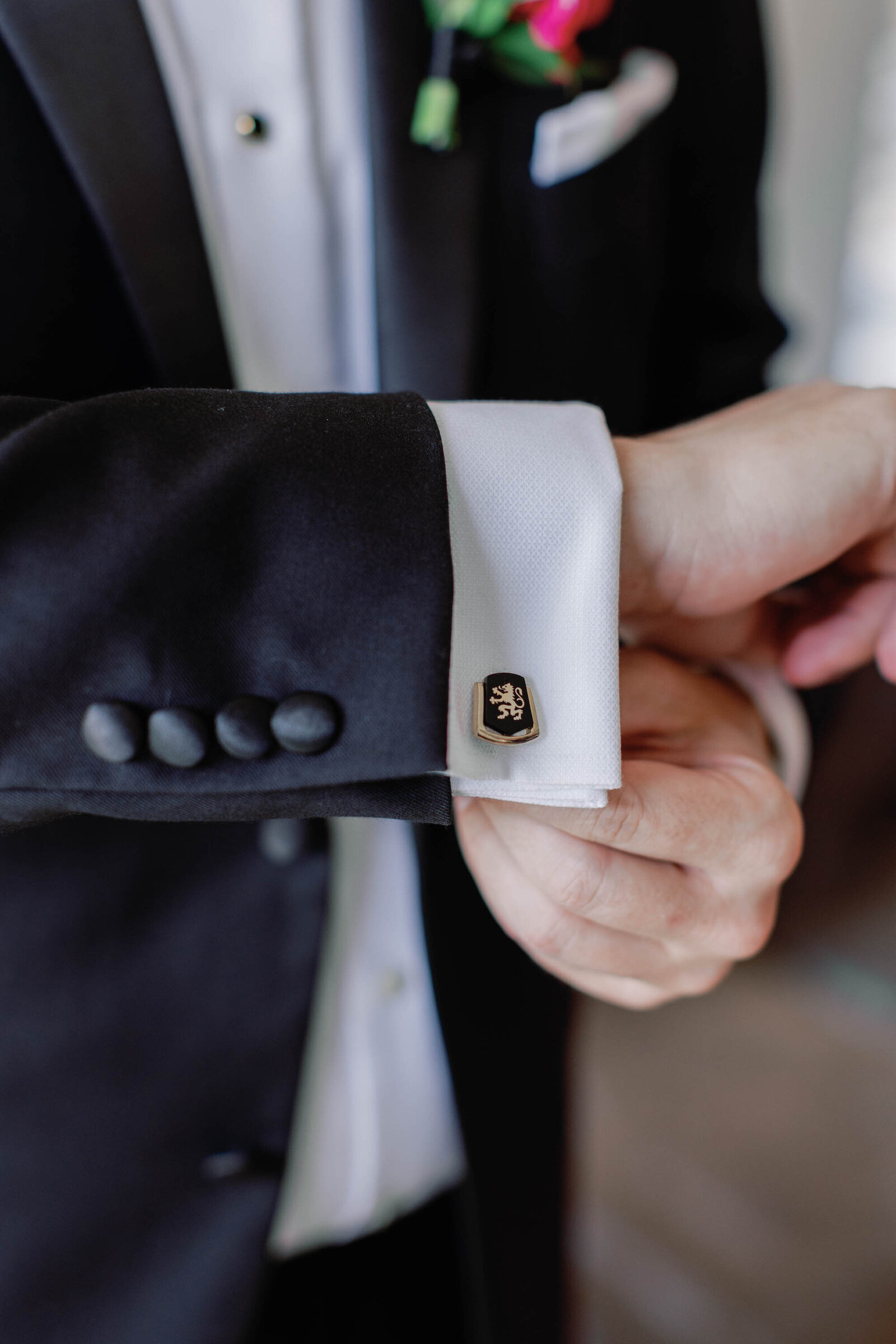 grooms-cuffs-at-the-grand-lady-austin-texas