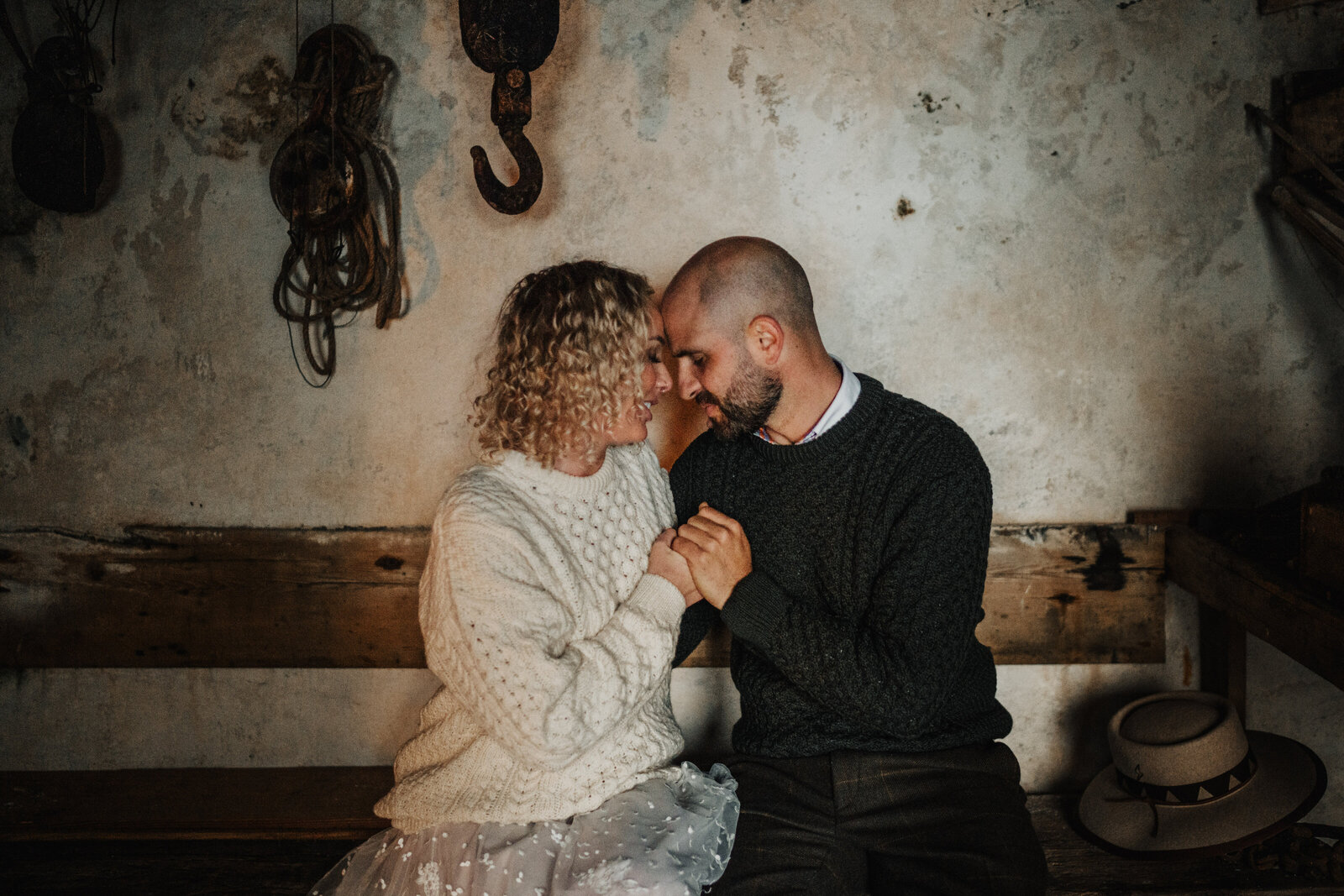 carrick-a-rede-rope-bridge-wedding-02203-185