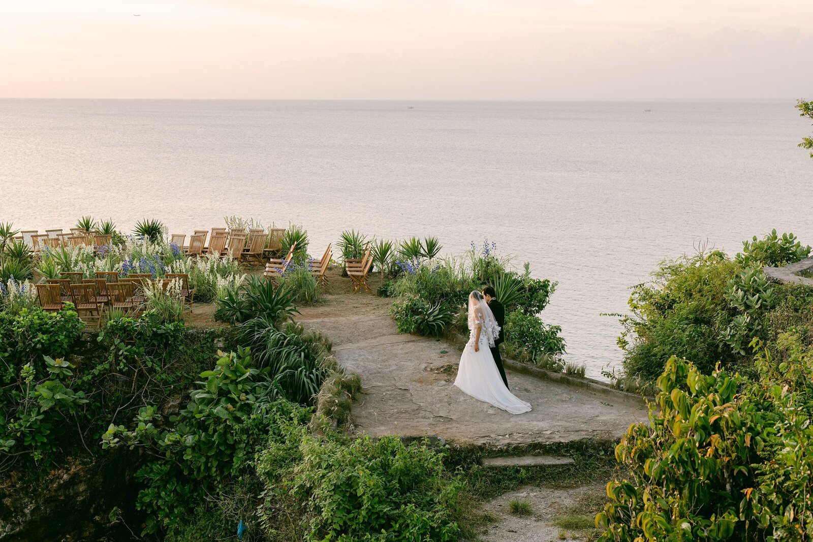 427Bali Bright Balangan Cliff Wedding Photography
