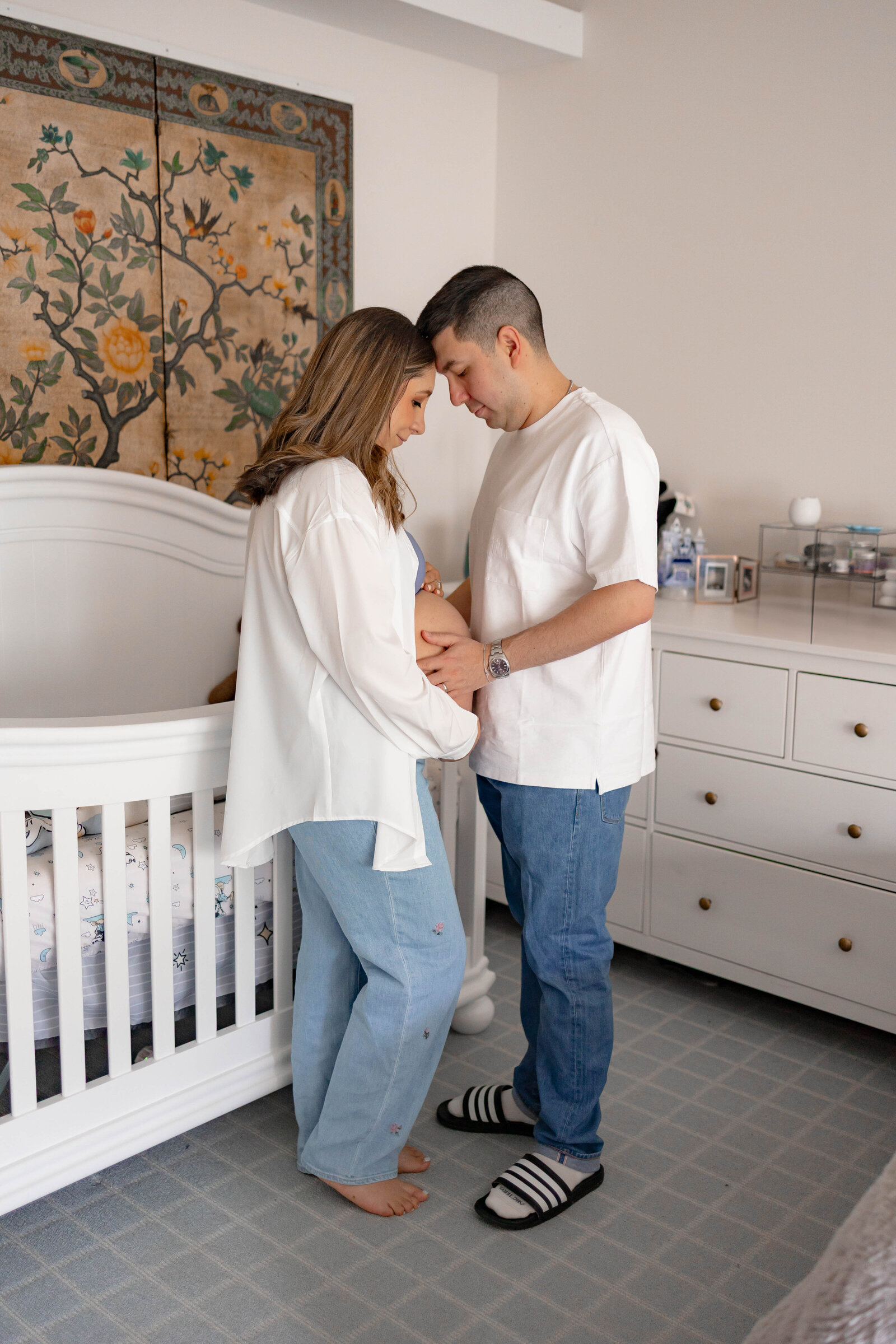Lifestyle Maternity Photoshoot in Manhasset, NY